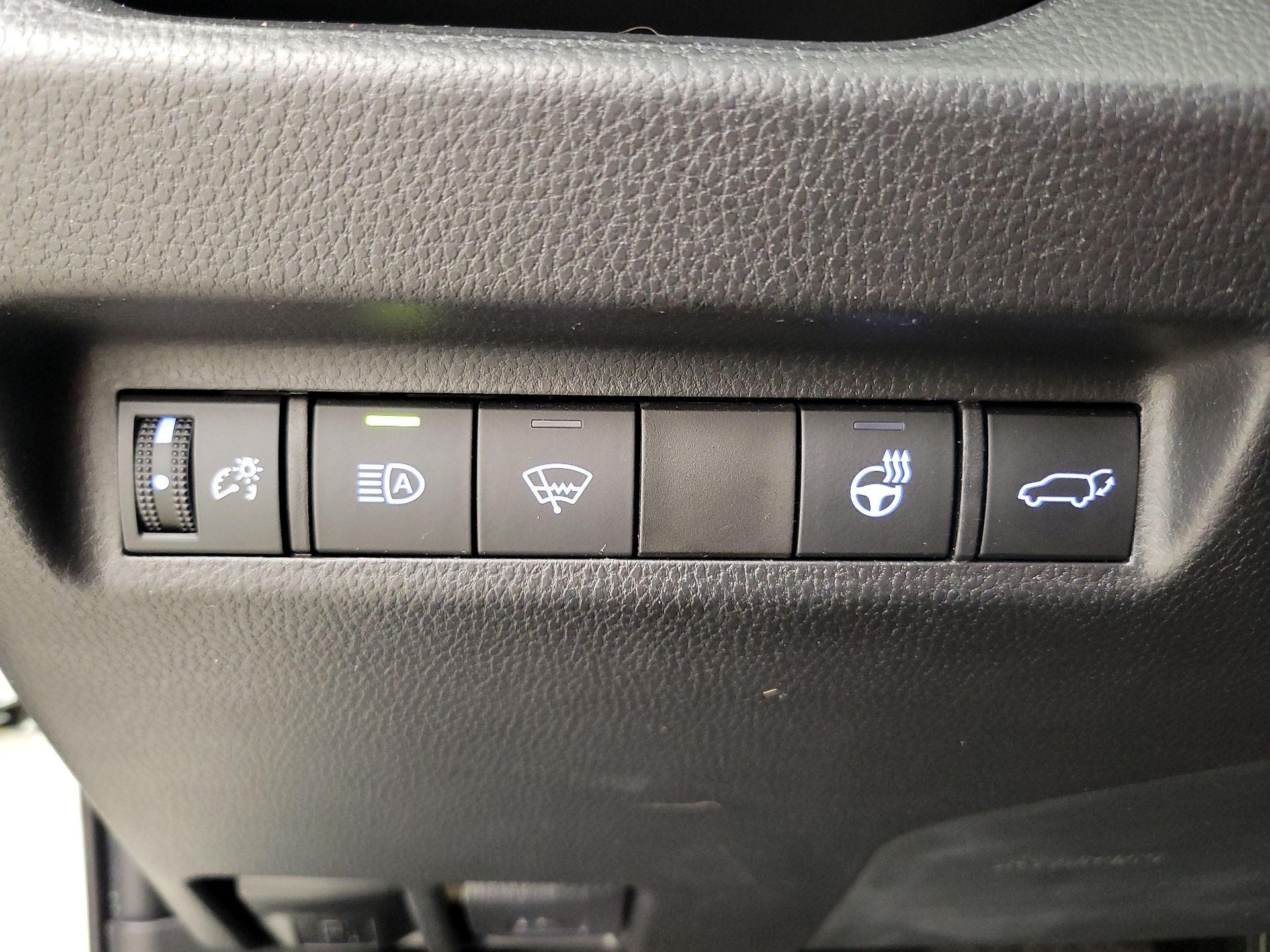 Thumbnail: 2022 Toyota RAV4 - 13