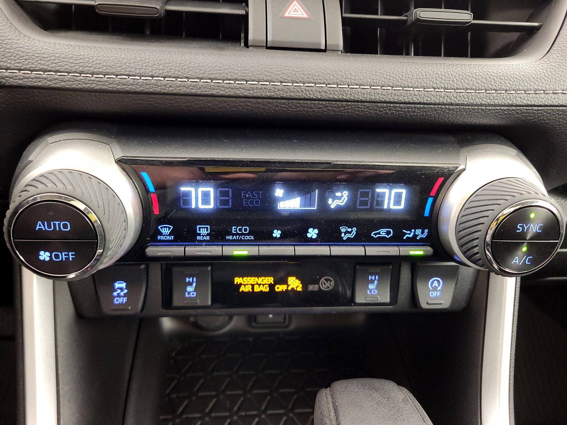 Thumbnail: 2022 Toyota RAV4 - 16