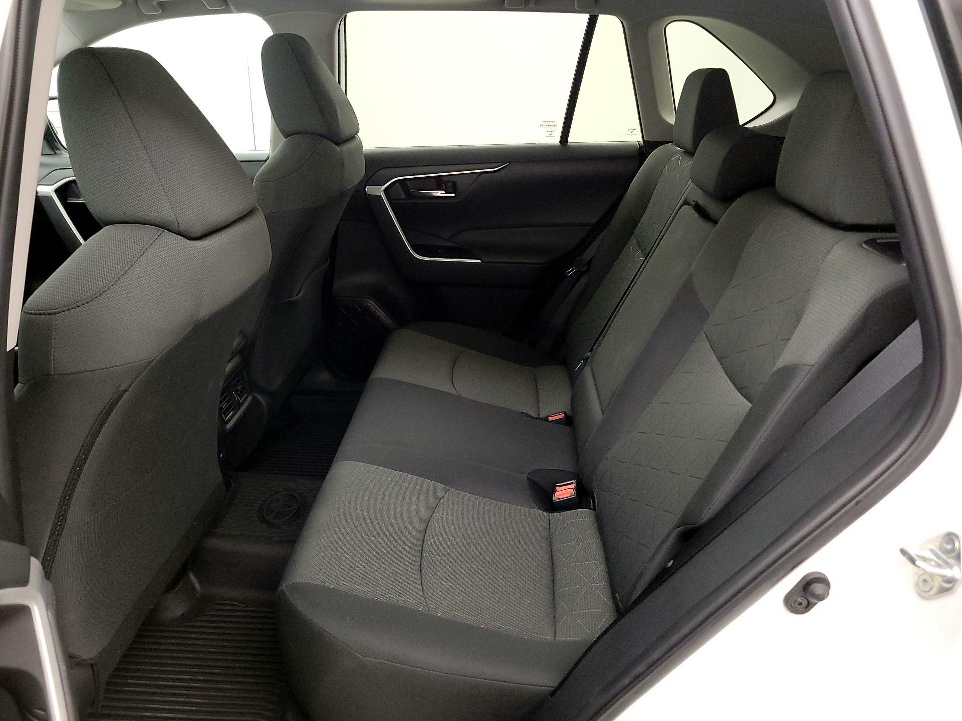 Thumbnail: 2022 Toyota RAV4 - 20