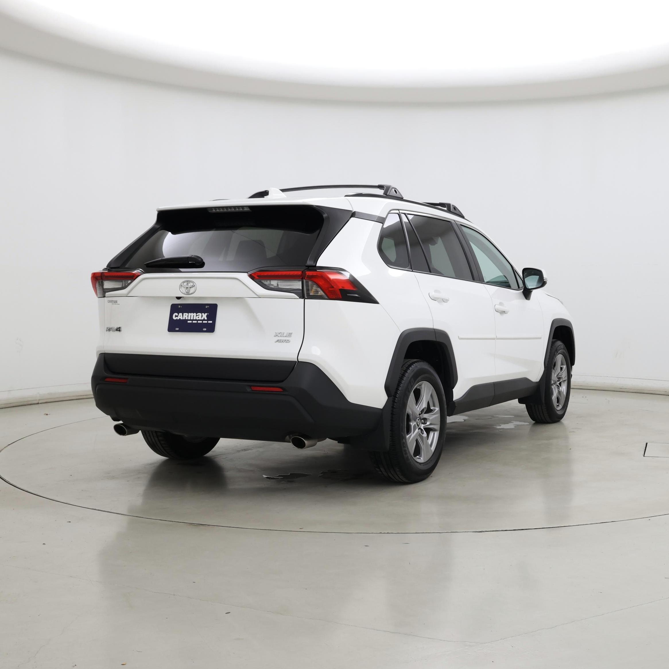 Thumbnail: 2022 Toyota RAV4 - 8