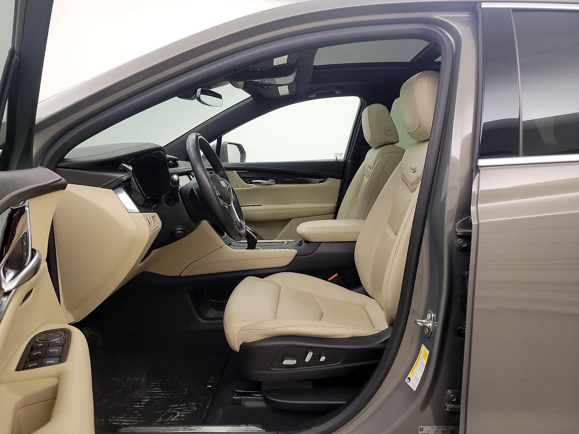 Thumbnail: 2018 Cadillac XT5 - 11