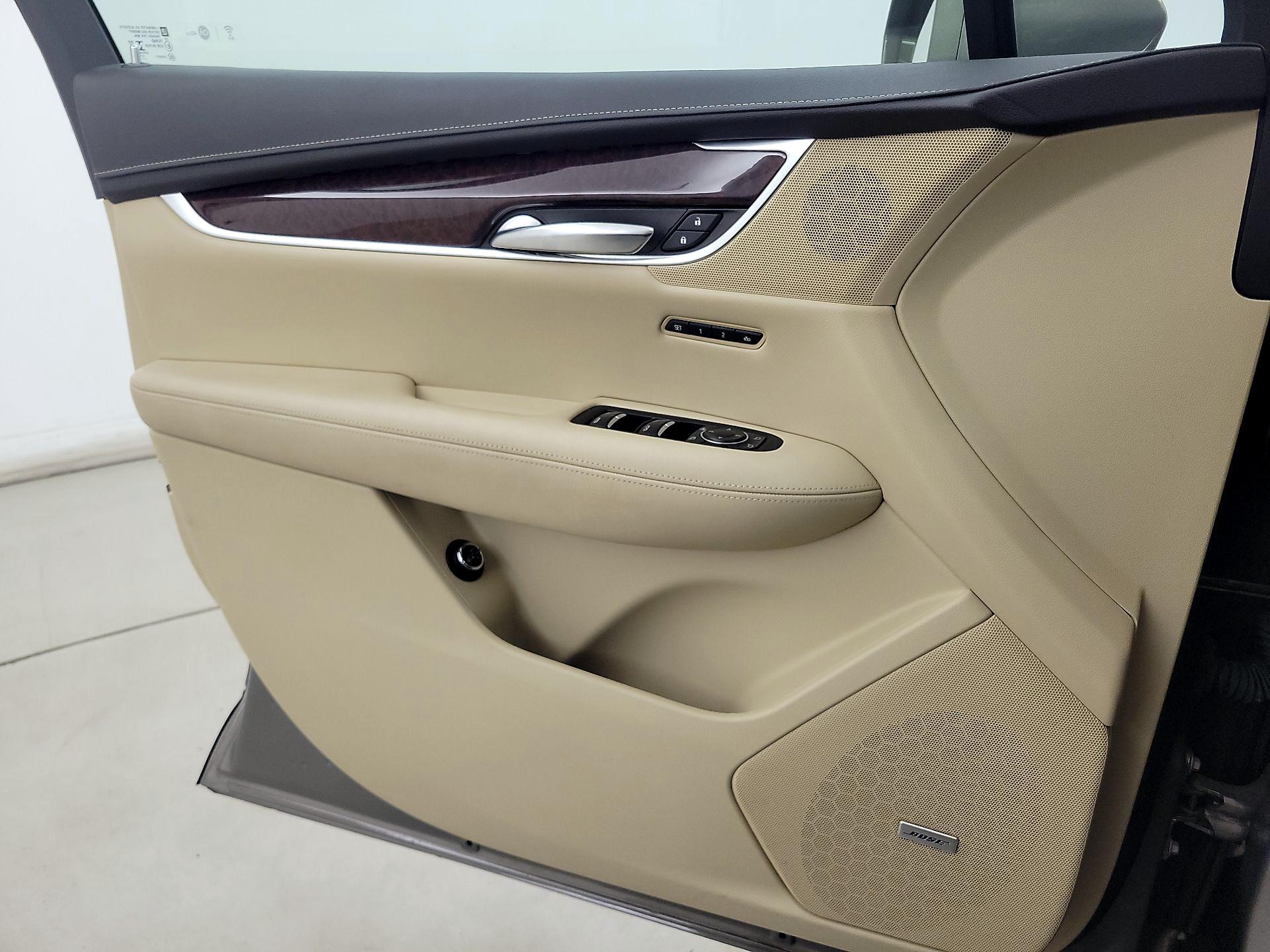 Thumbnail: 2018 Cadillac XT5 - 12