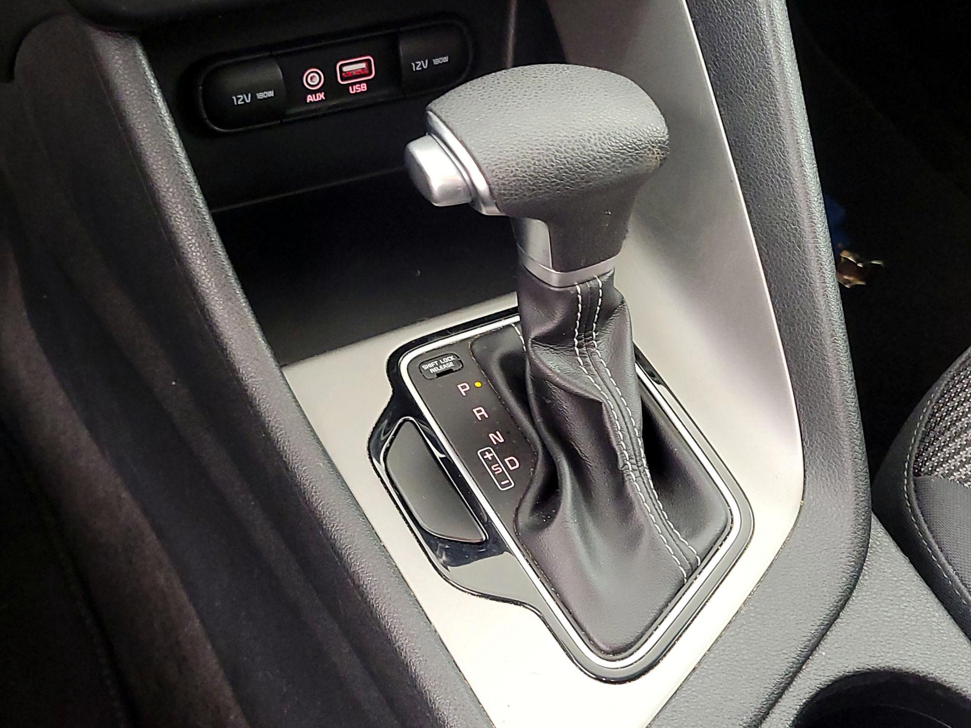 Thumbnail: 2018 Kia Niro - 17