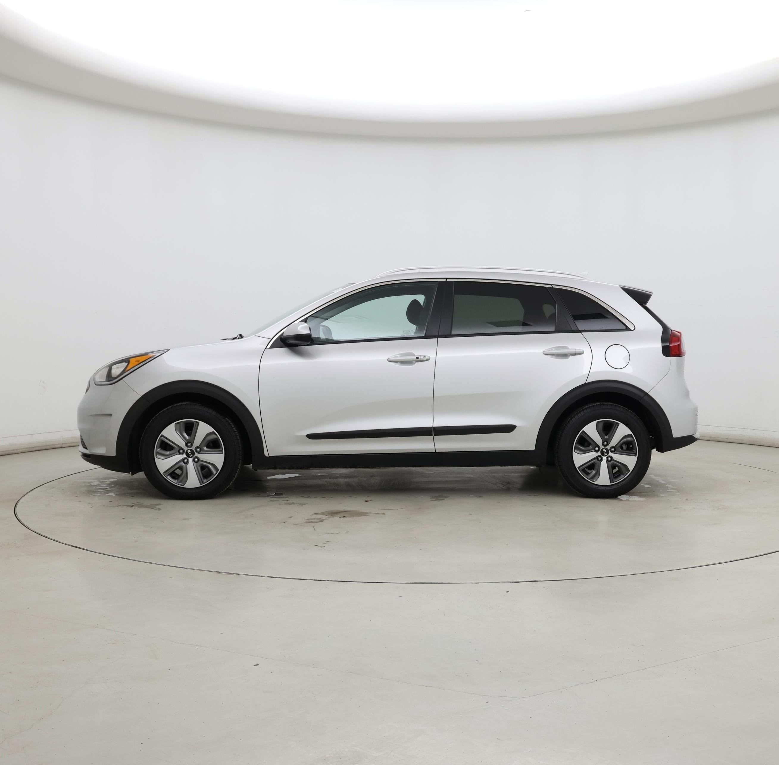 Thumbnail: 2018 Kia Niro - 3