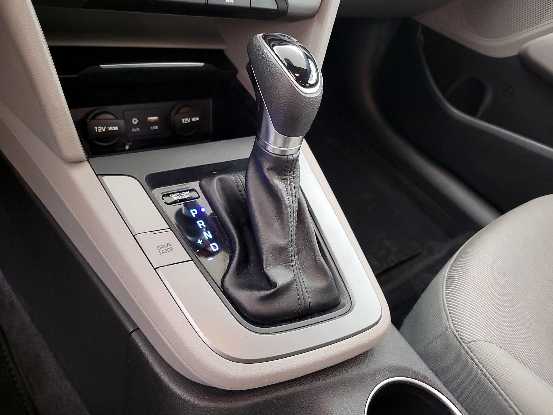 Thumbnail: 2017 Hyundai Elantra - 17