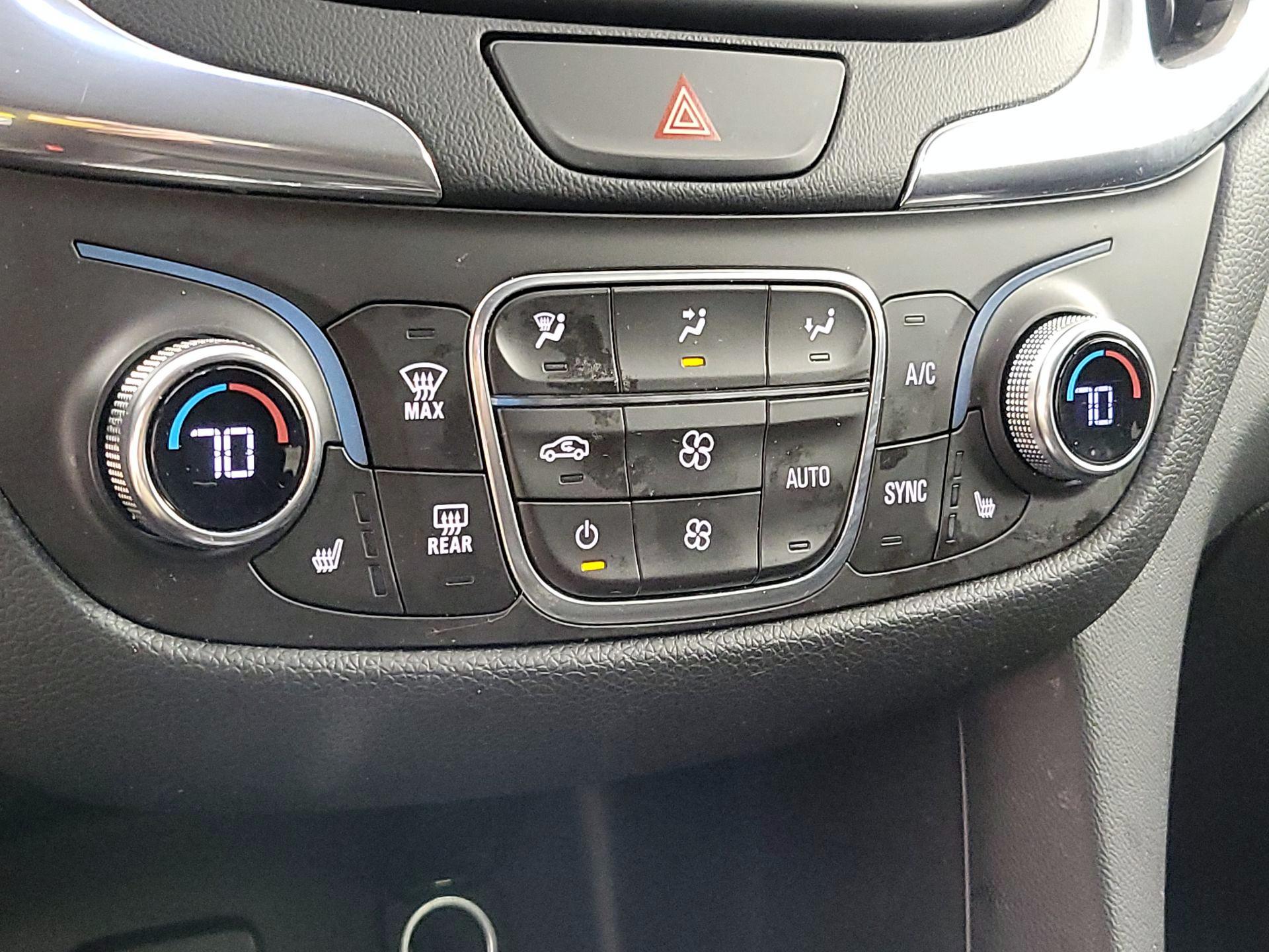 Thumbnail: 2018 Chevrolet Equinox - 16