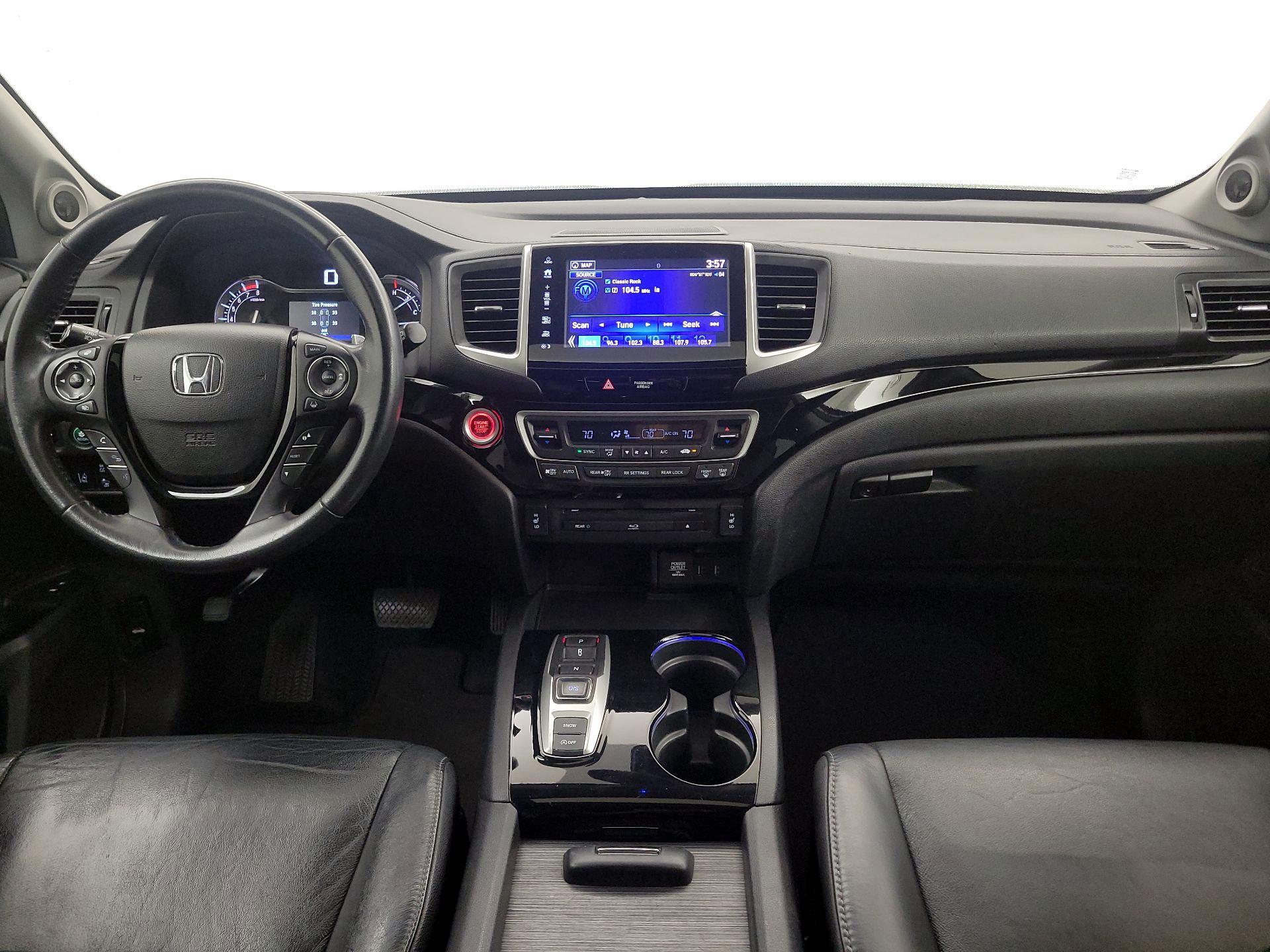 Thumbnail: 2017 Honda Pilot - 9