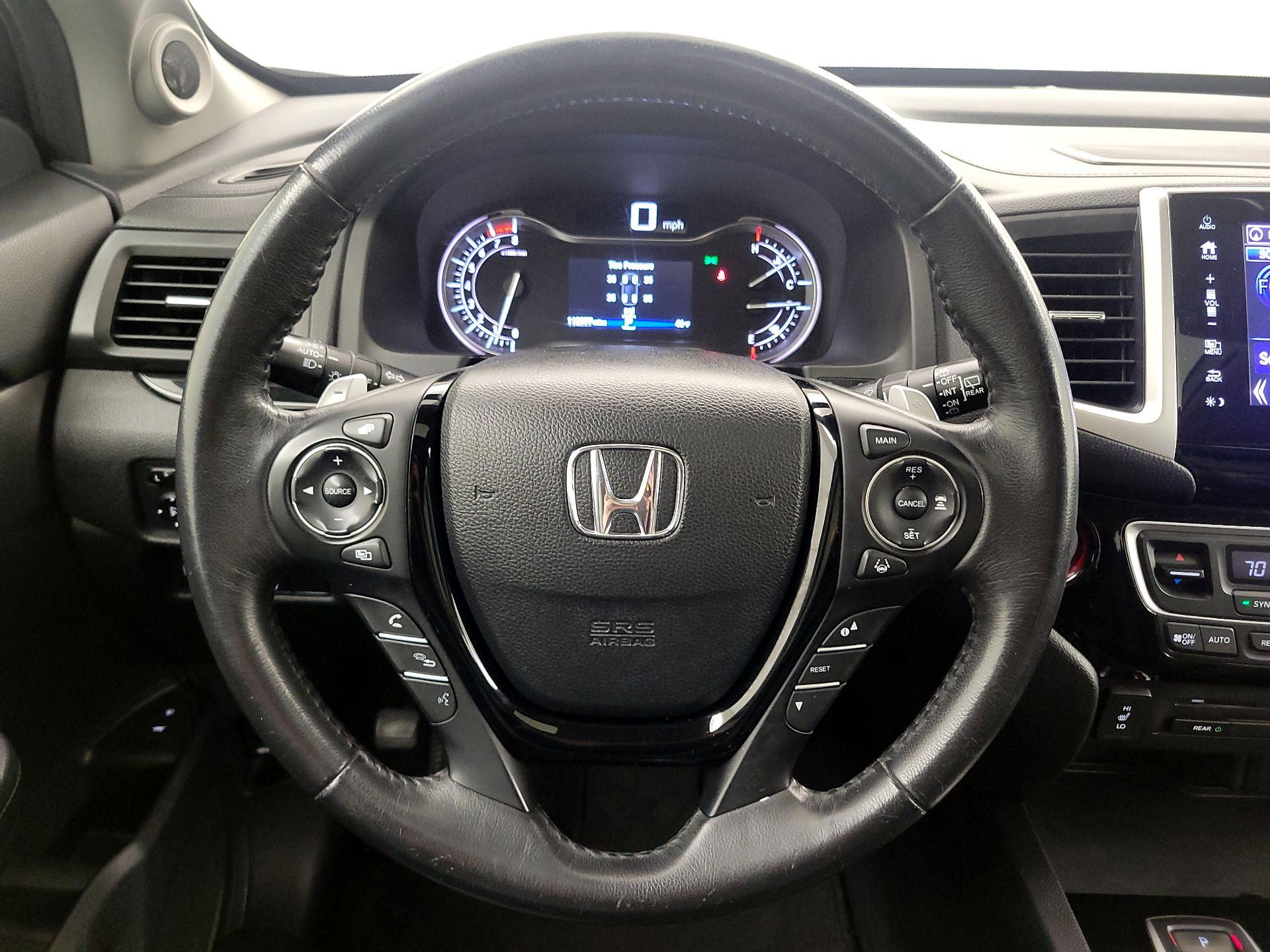 Thumbnail: 2017 Honda Pilot - 10