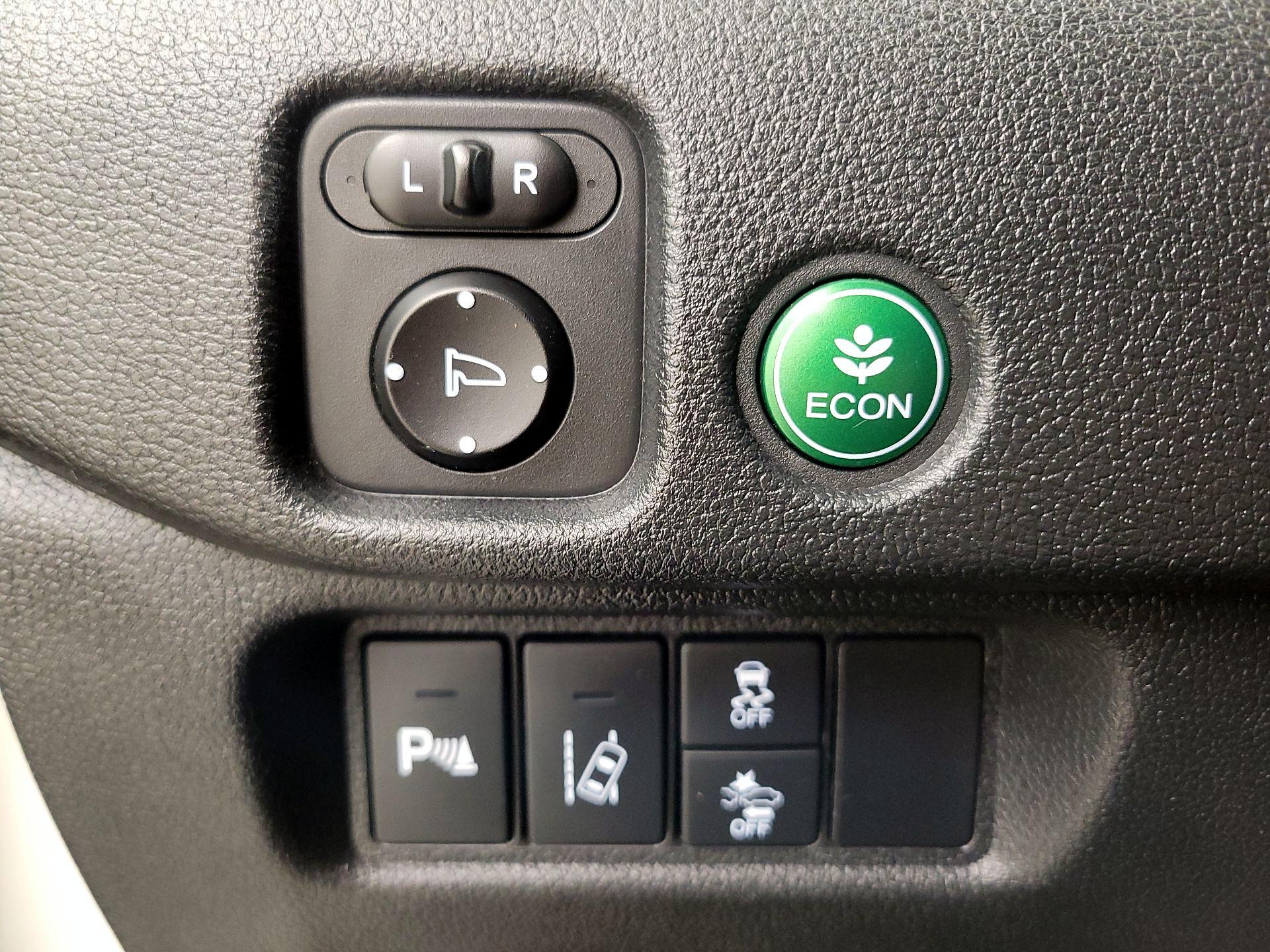 Thumbnail: 2017 Honda Pilot - 13