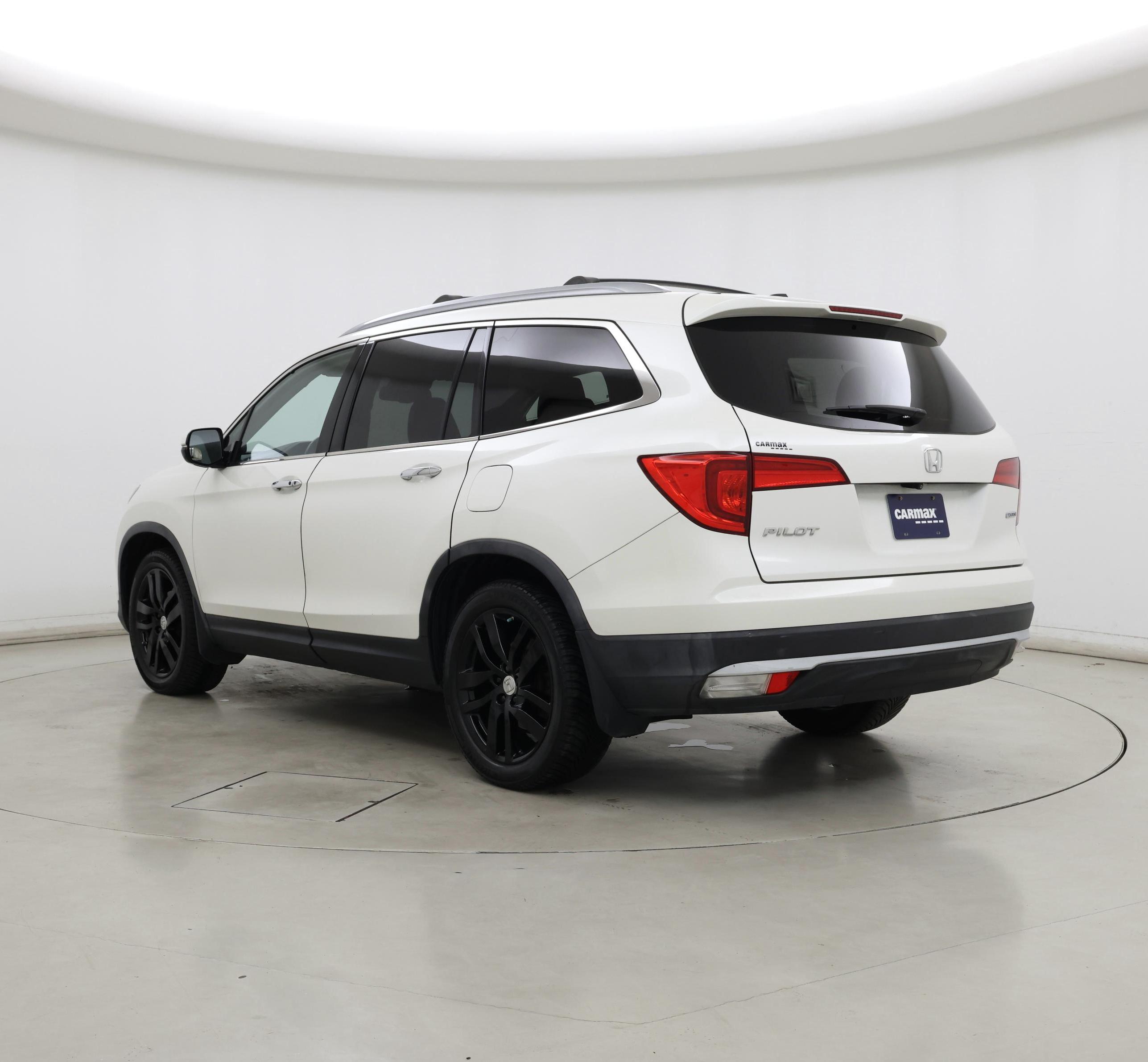 Thumbnail: 2017 Honda Pilot - 2