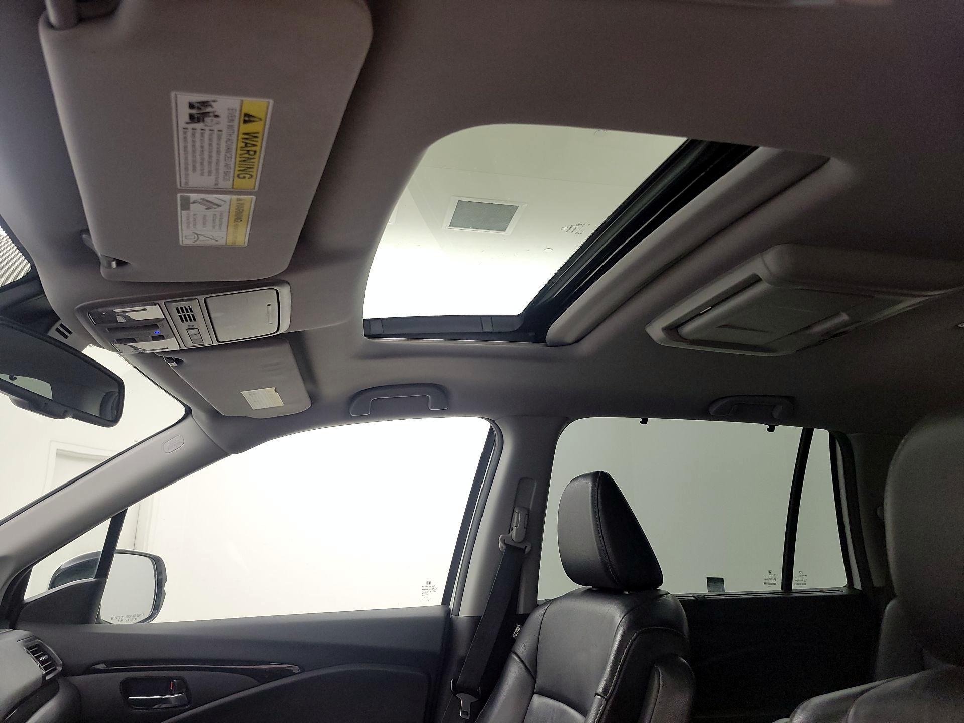 Thumbnail: 2017 Honda Pilot - 20