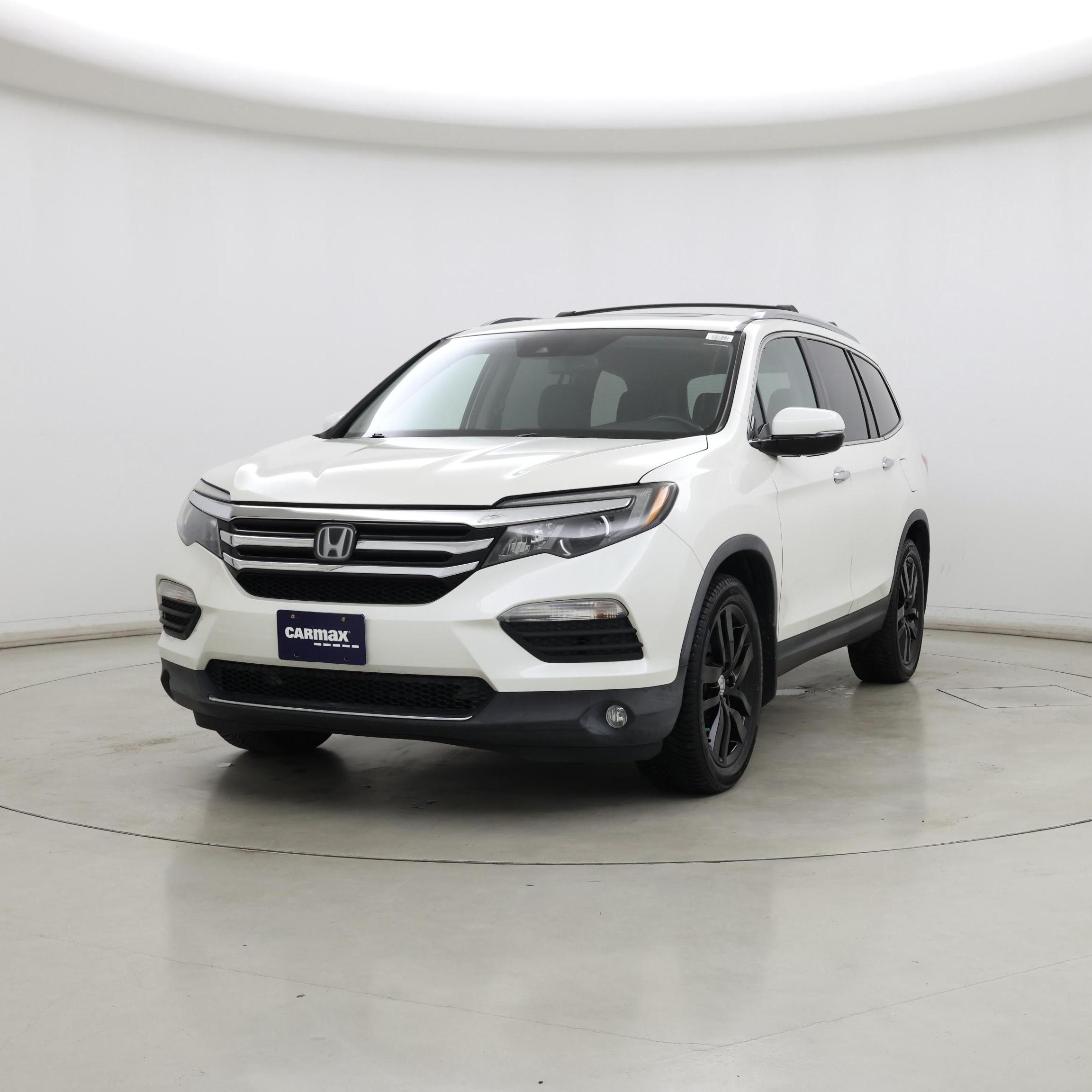 Thumbnail: 2017 Honda Pilot - 4