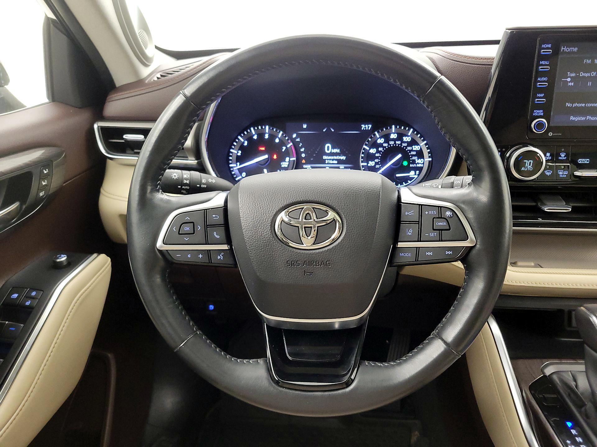 Thumbnail: 2021 Toyota Highlander - 10