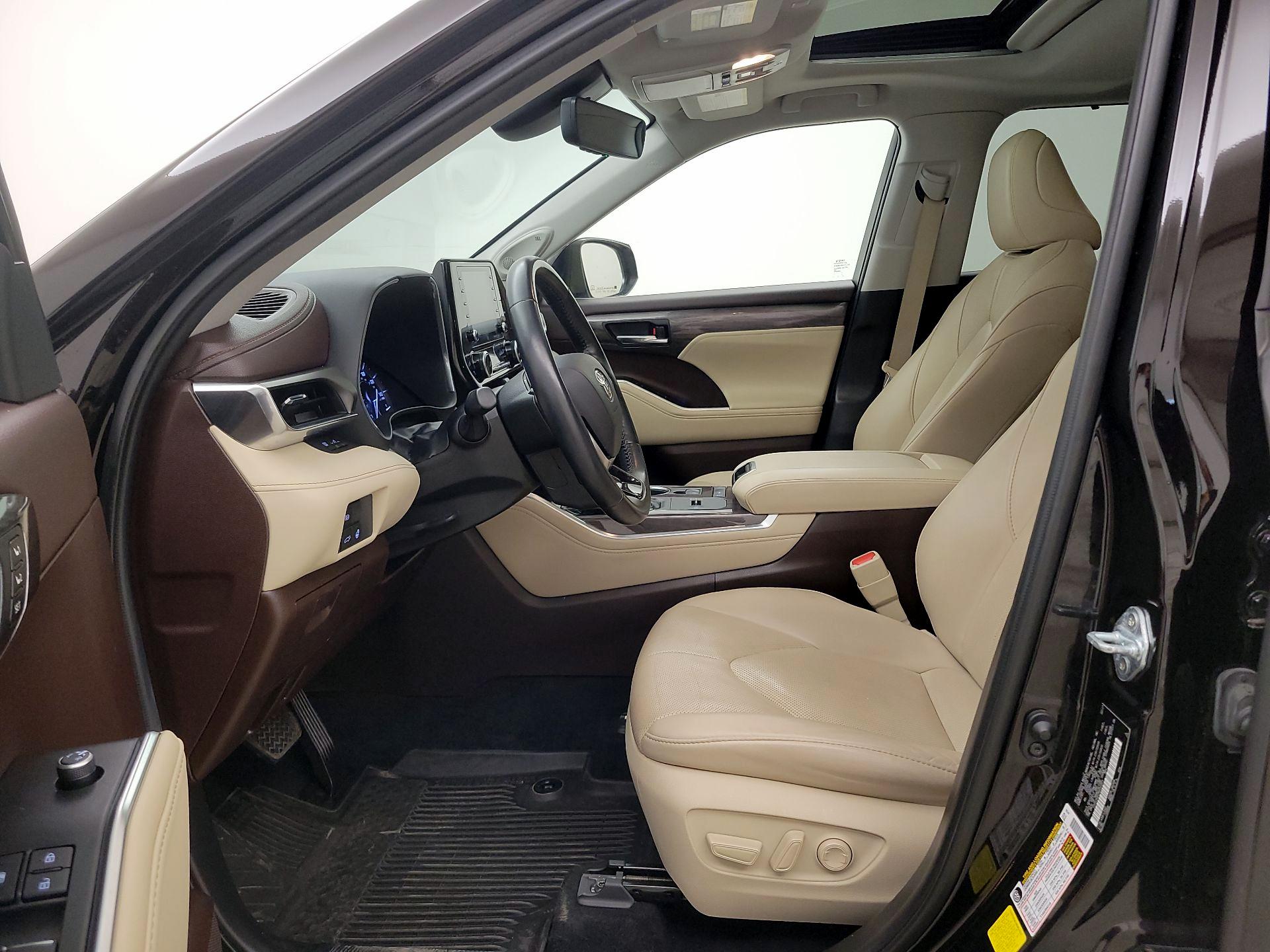 Thumbnail: 2021 Toyota Highlander - 11