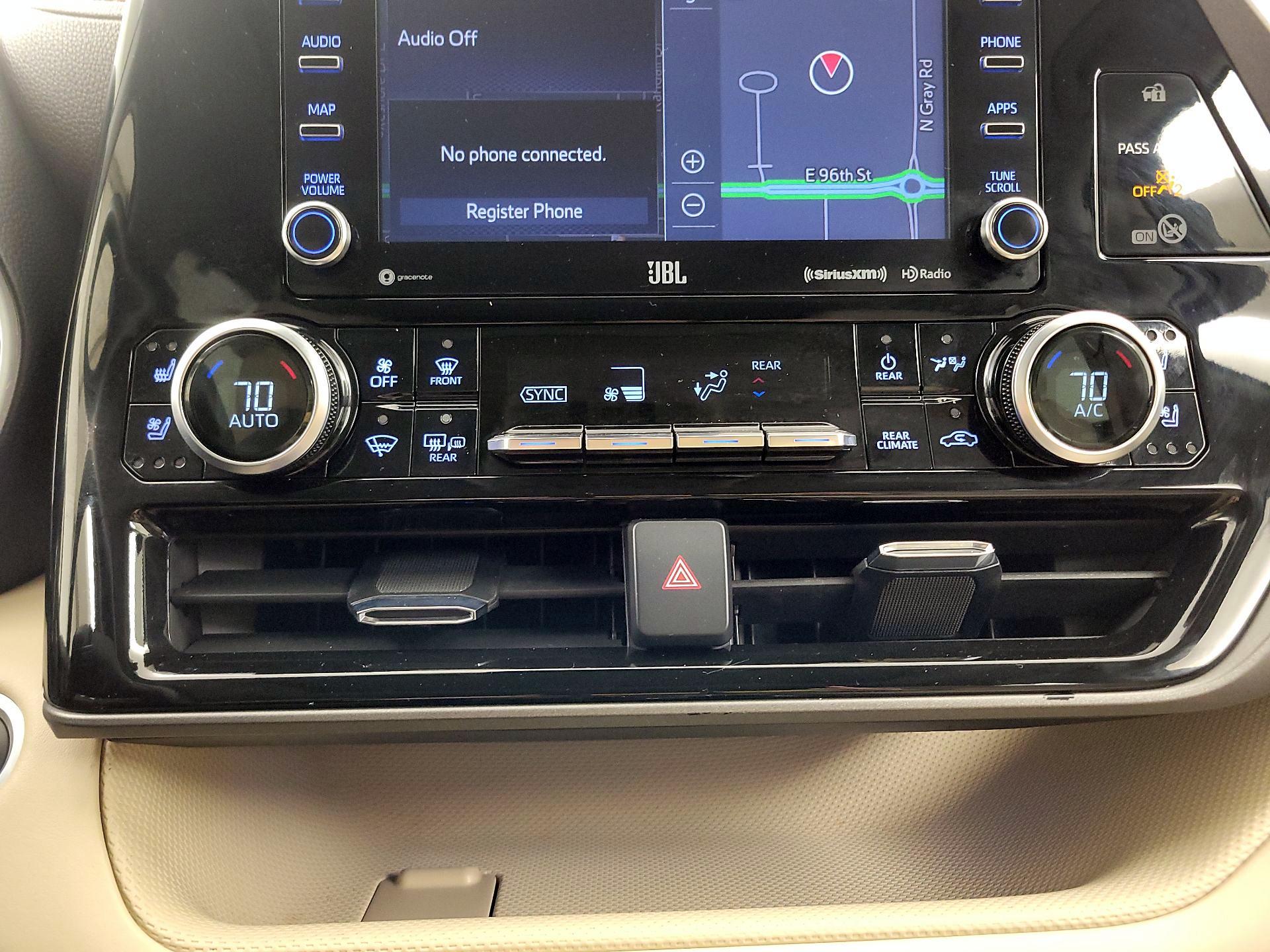 Thumbnail: 2021 Toyota Highlander - 17