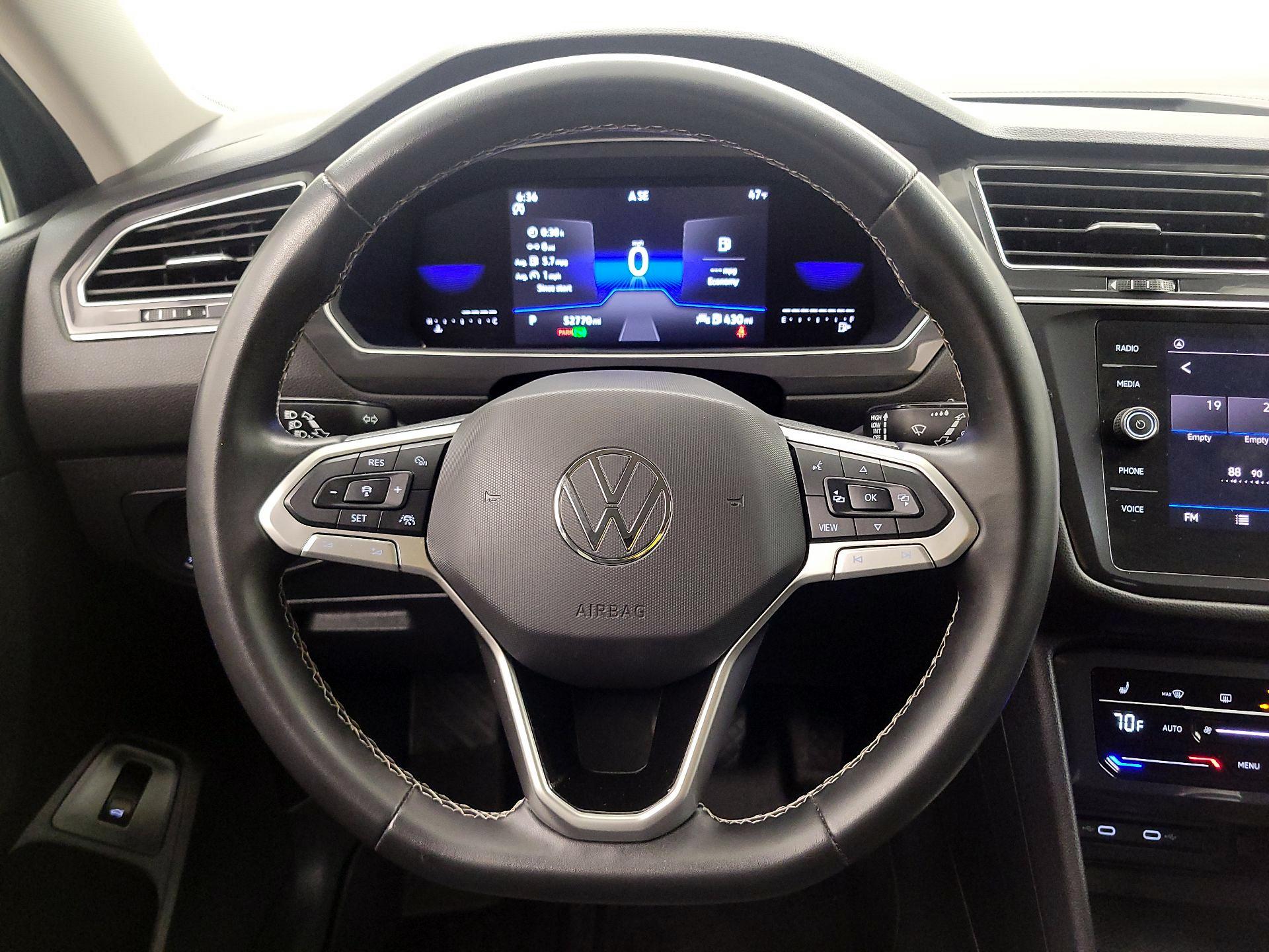 Thumbnail: 2022 Volkswagen Tiguan - 10