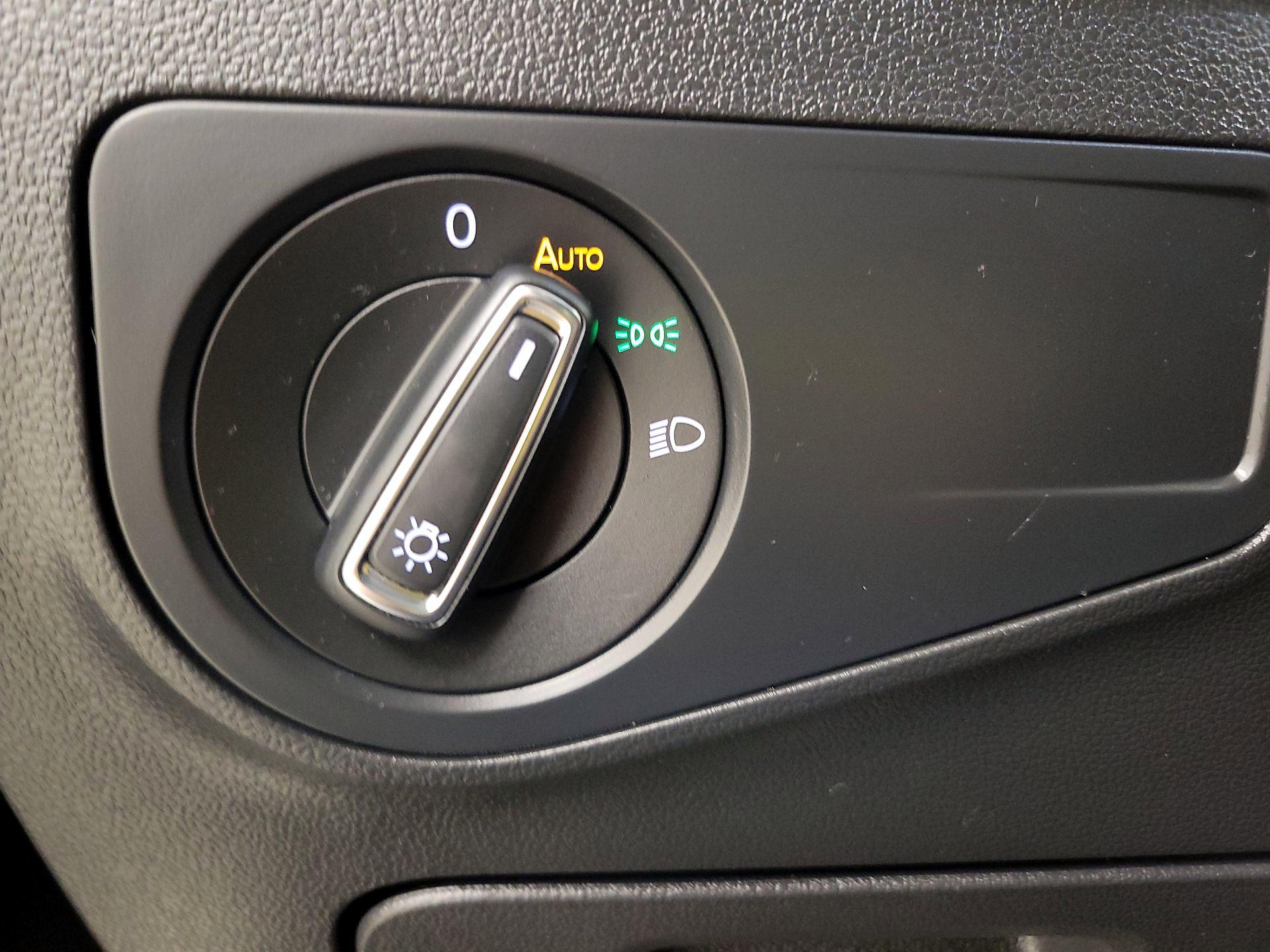 Thumbnail: 2022 Volkswagen Tiguan - 13