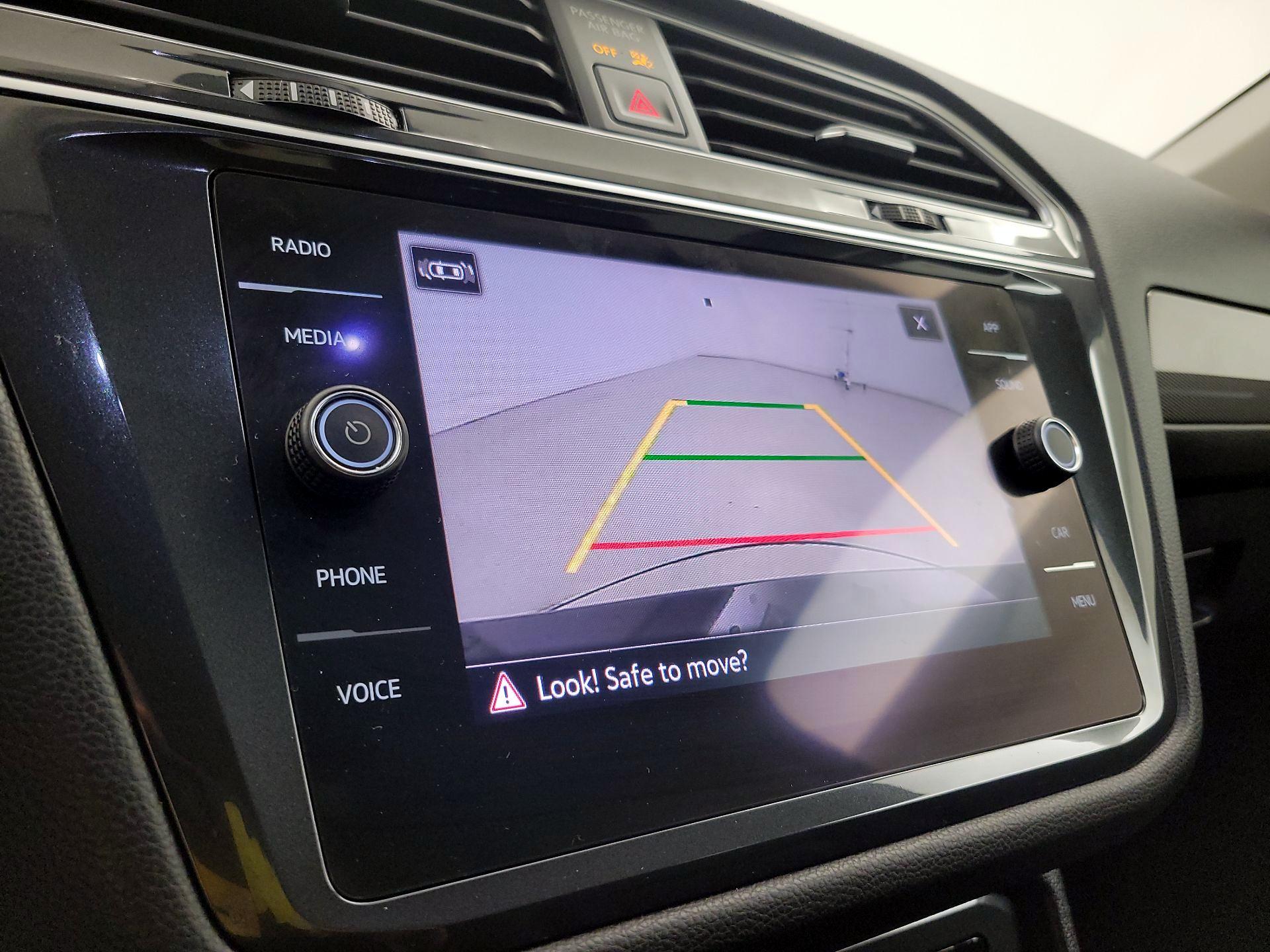 Thumbnail: 2022 Volkswagen Tiguan - 14