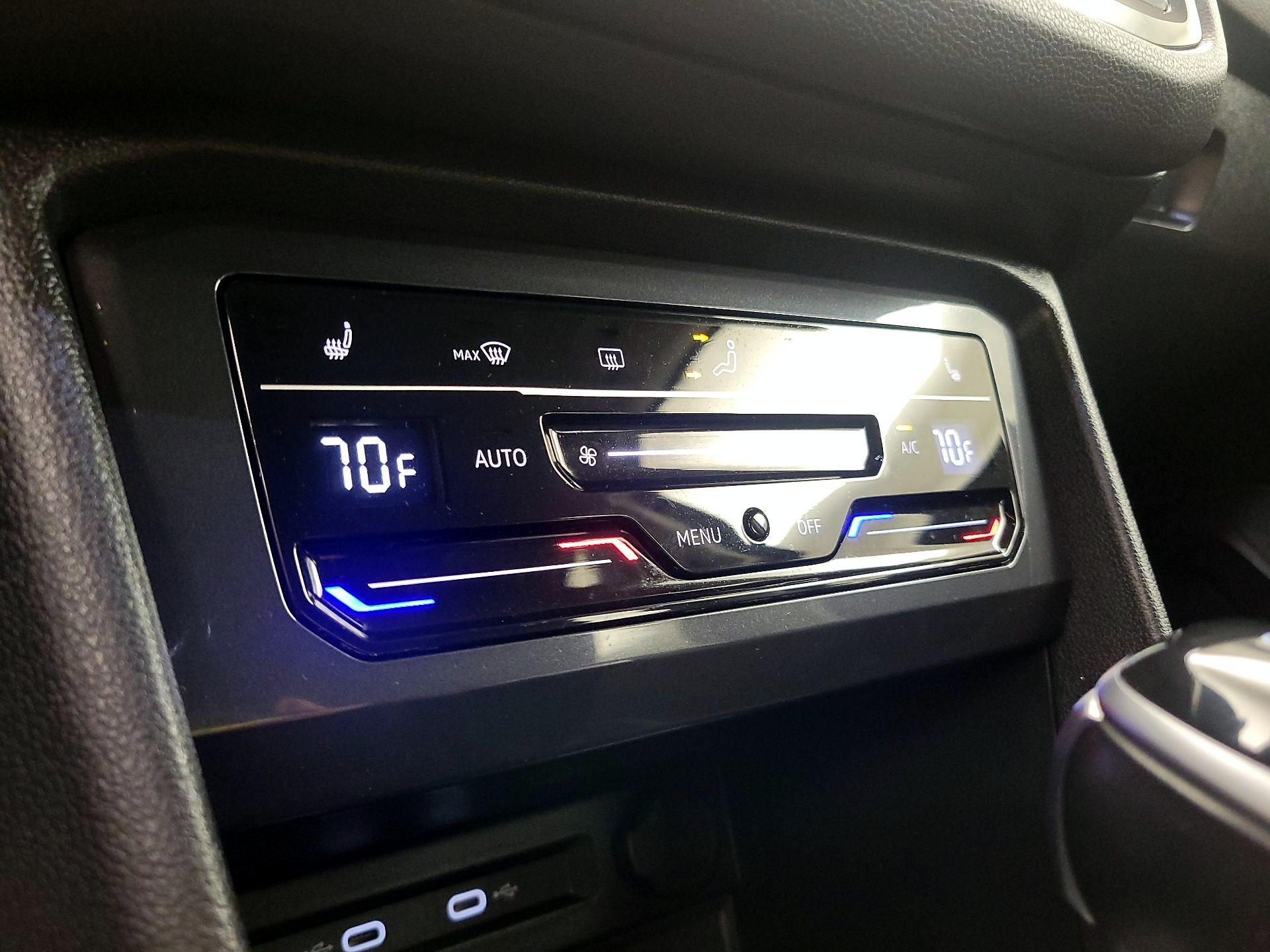 Thumbnail: 2022 Volkswagen Tiguan - 16