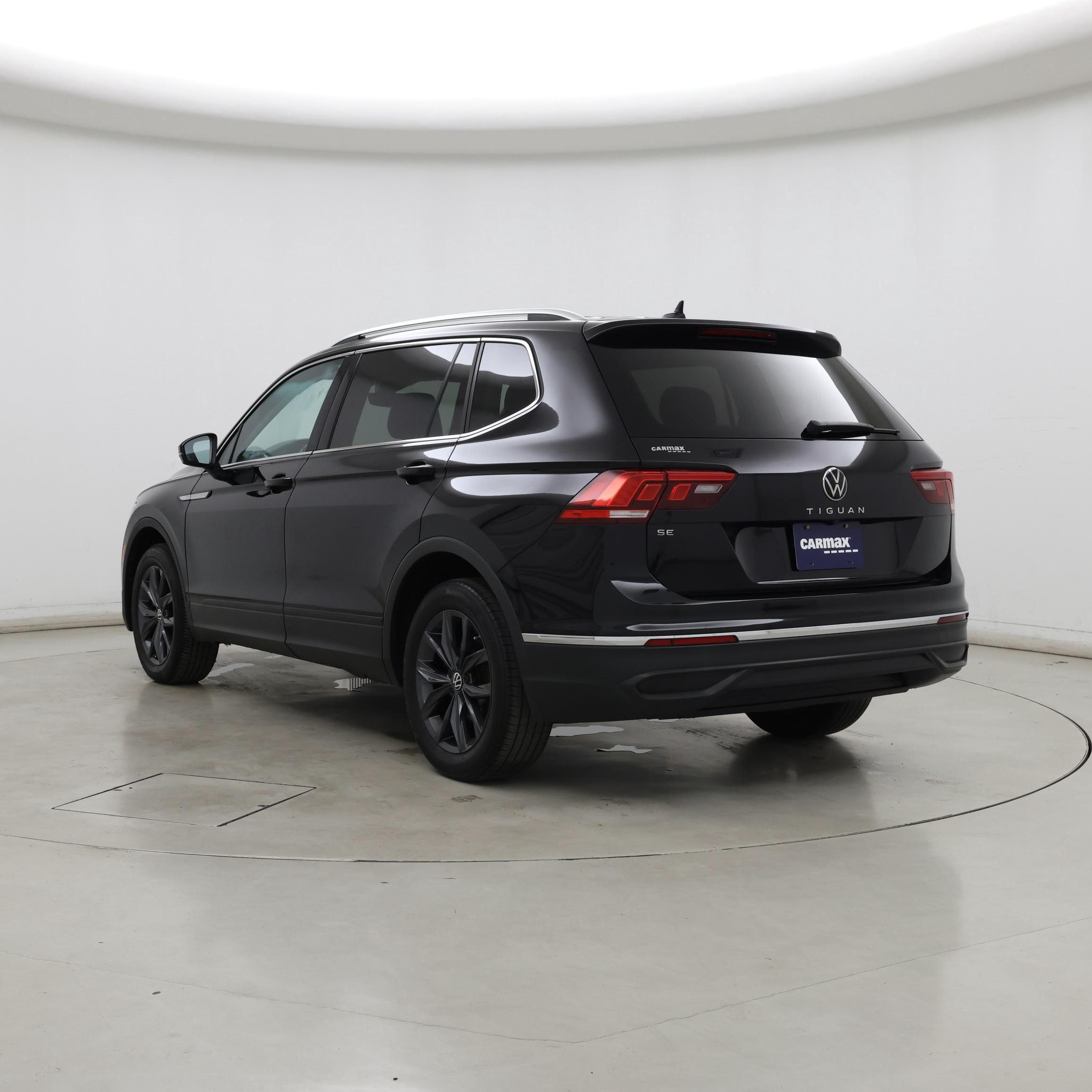 Thumbnail: 2022 Volkswagen Tiguan - 2