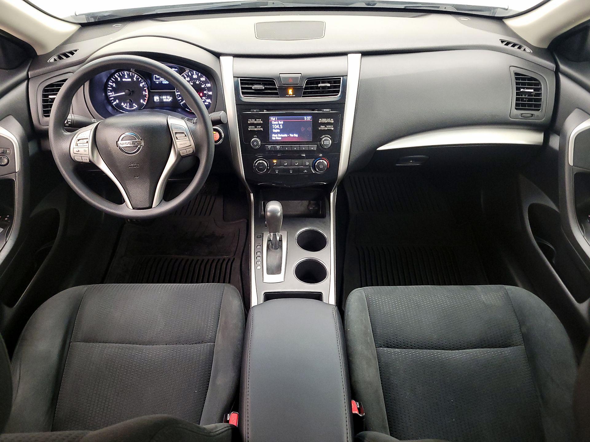 Thumbnail: 2015 Nissan Altima - 9