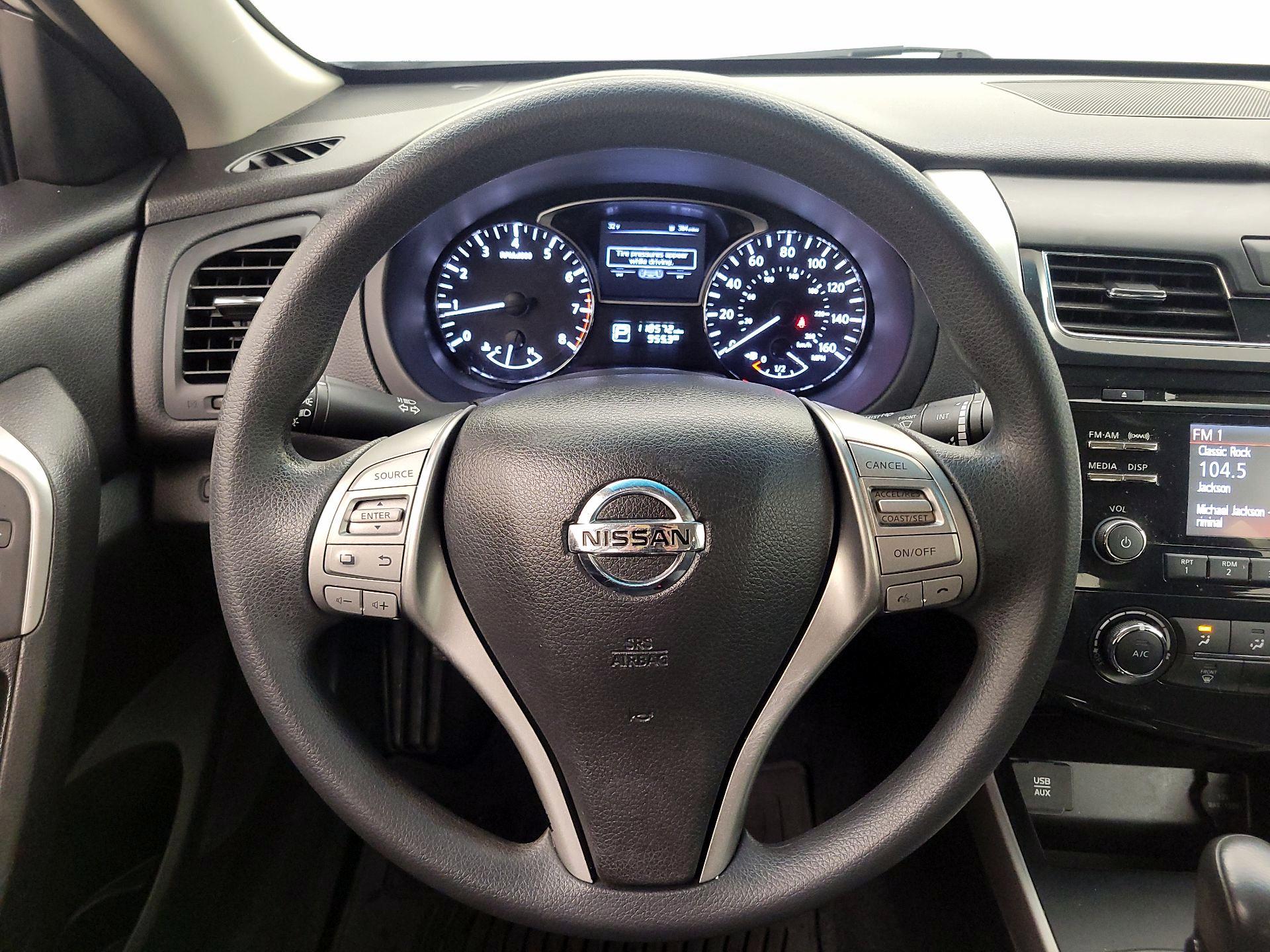 Thumbnail: 2015 Nissan Altima - 10