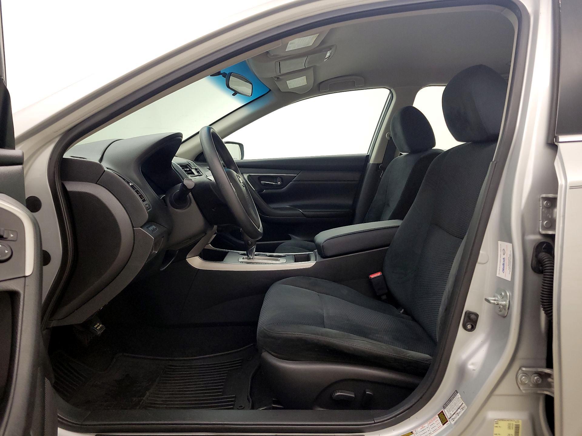 Thumbnail: 2015 Nissan Altima - 11