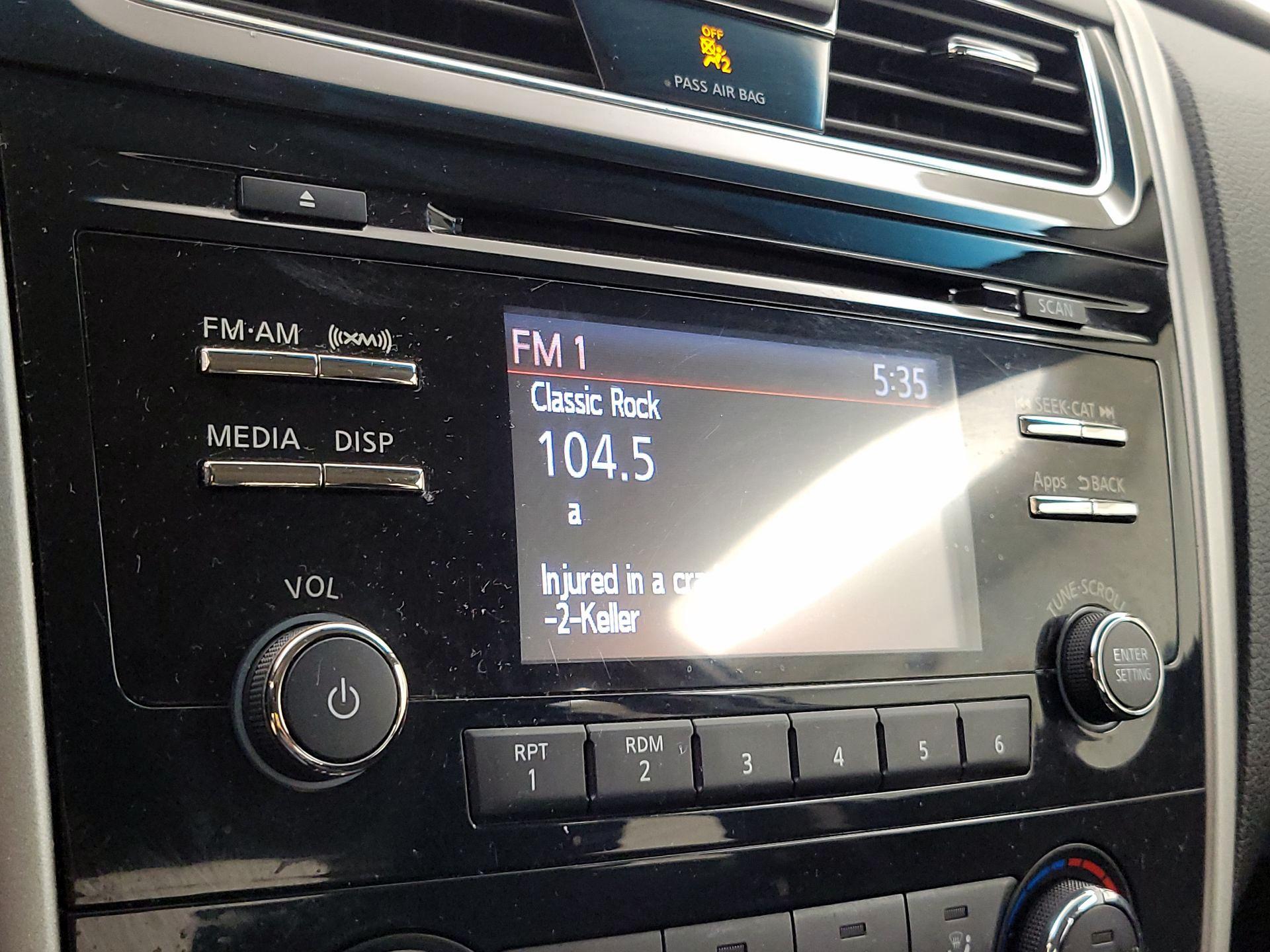 Thumbnail: 2015 Nissan Altima - 15