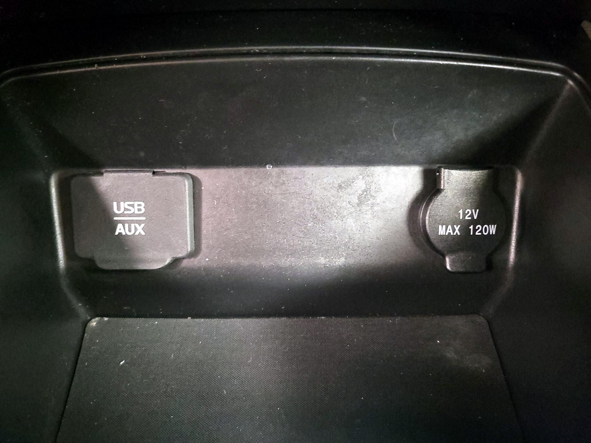 Thumbnail: 2015 Nissan Altima - 18