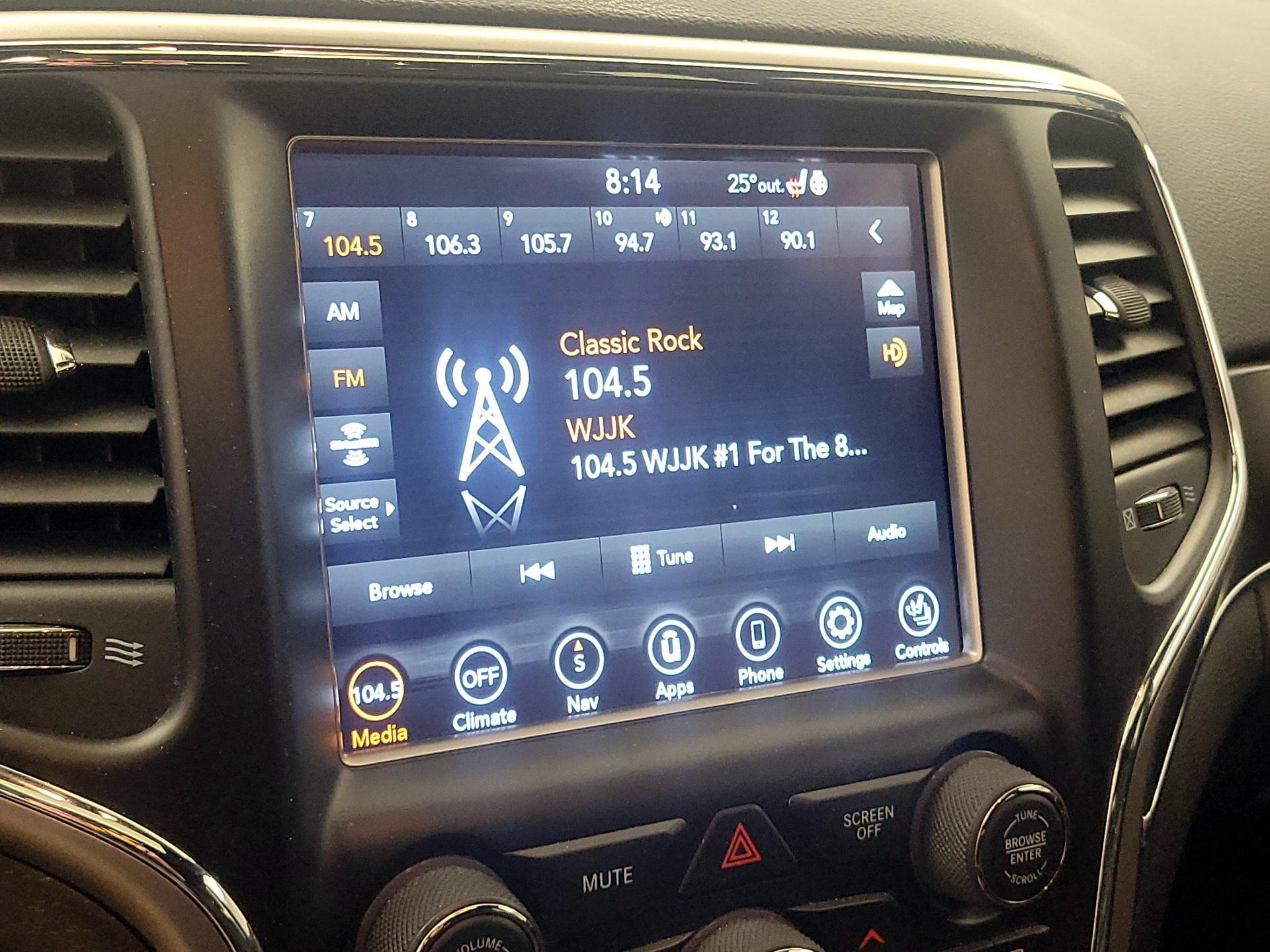 Thumbnail: 2018 Jeep Grand Cherokee - 16