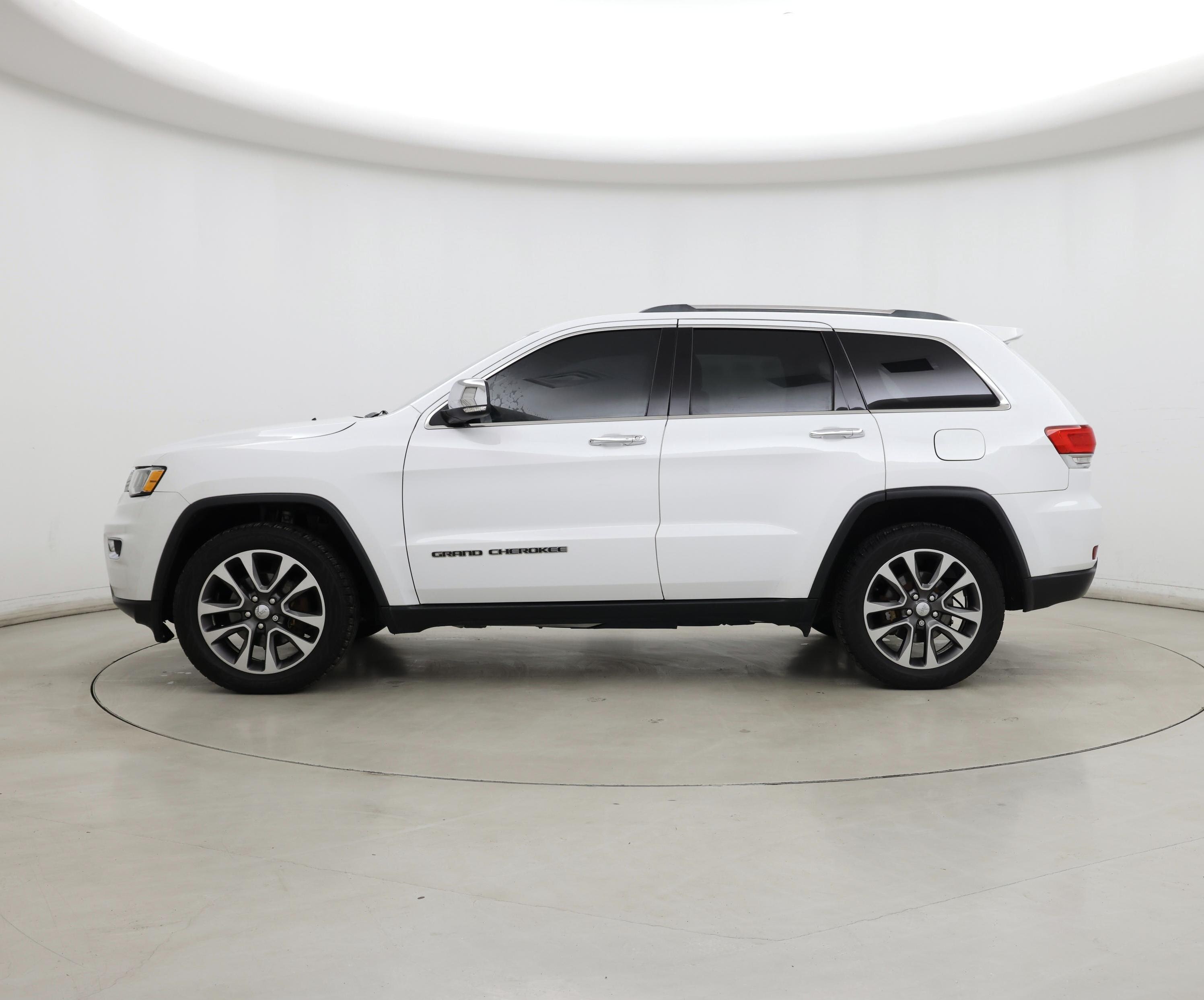 Thumbnail: 2018 Jeep Grand Cherokee - 3