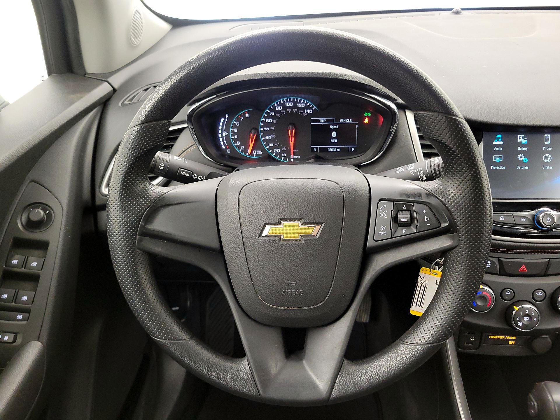 Thumbnail: 2017 Chevrolet Trax - 10