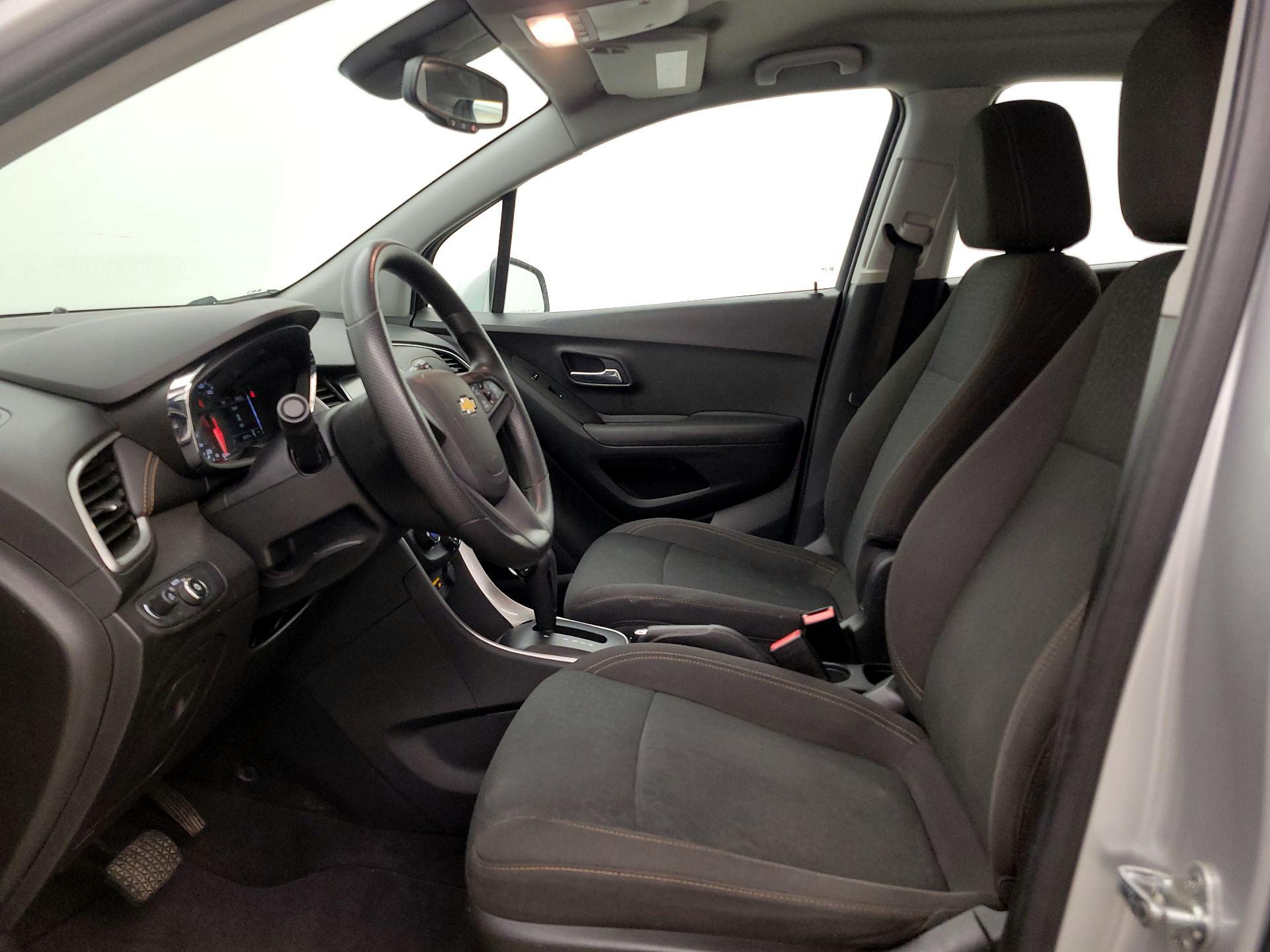 Thumbnail: 2017 Chevrolet Trax - 11