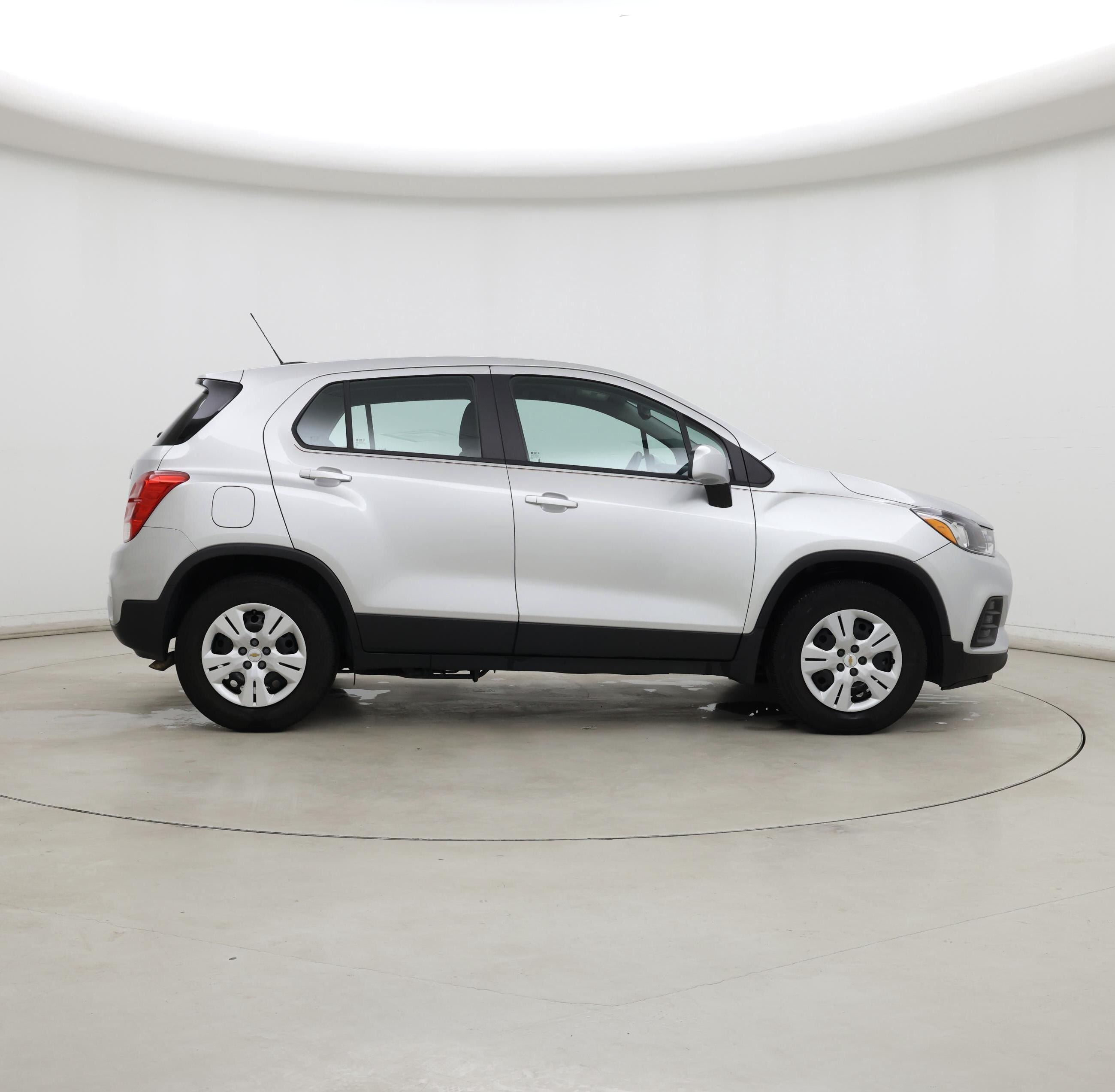 Thumbnail: 2017 Chevrolet Trax - 7