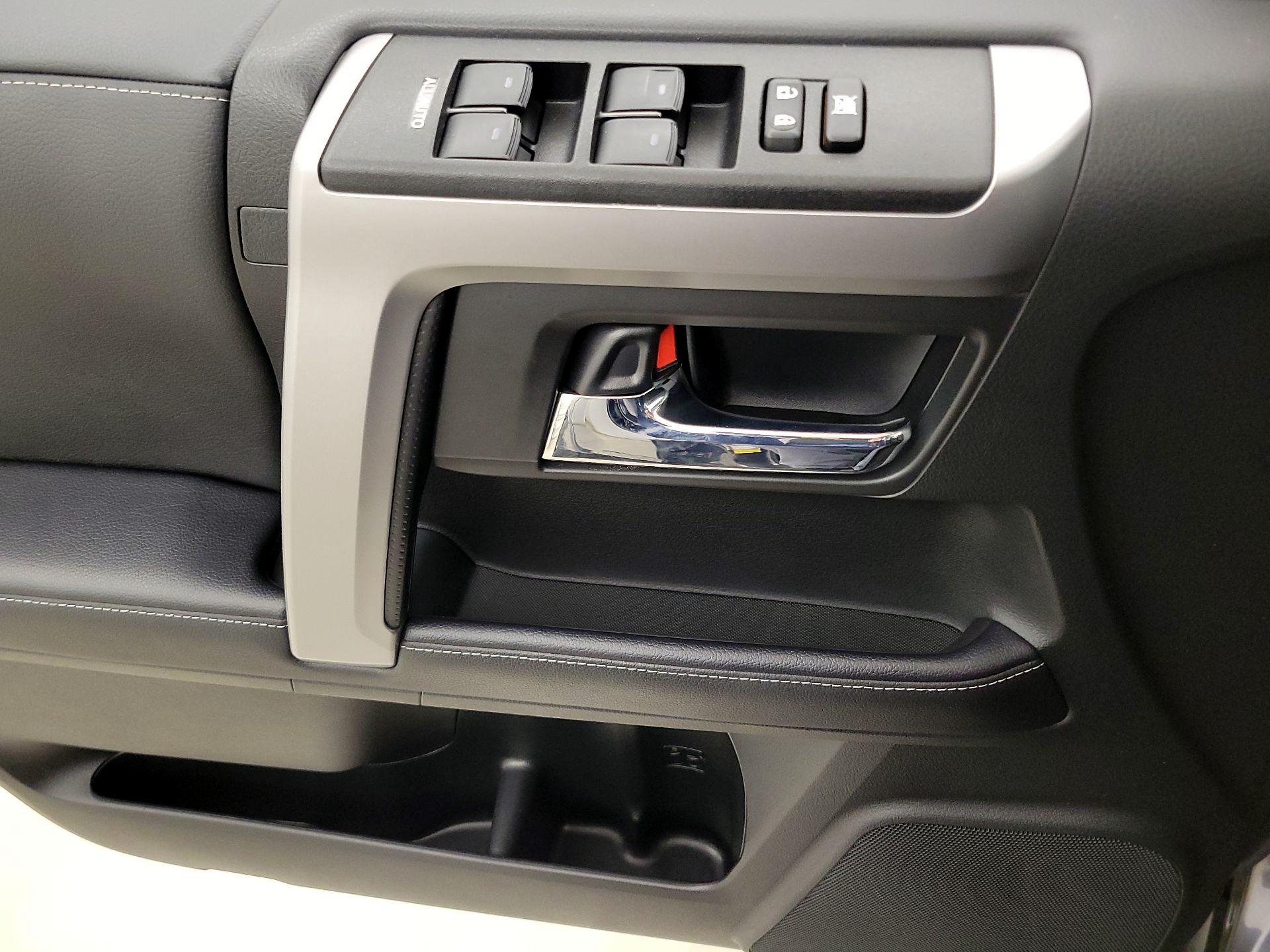 Thumbnail: 2023 Toyota 4Runner - 12