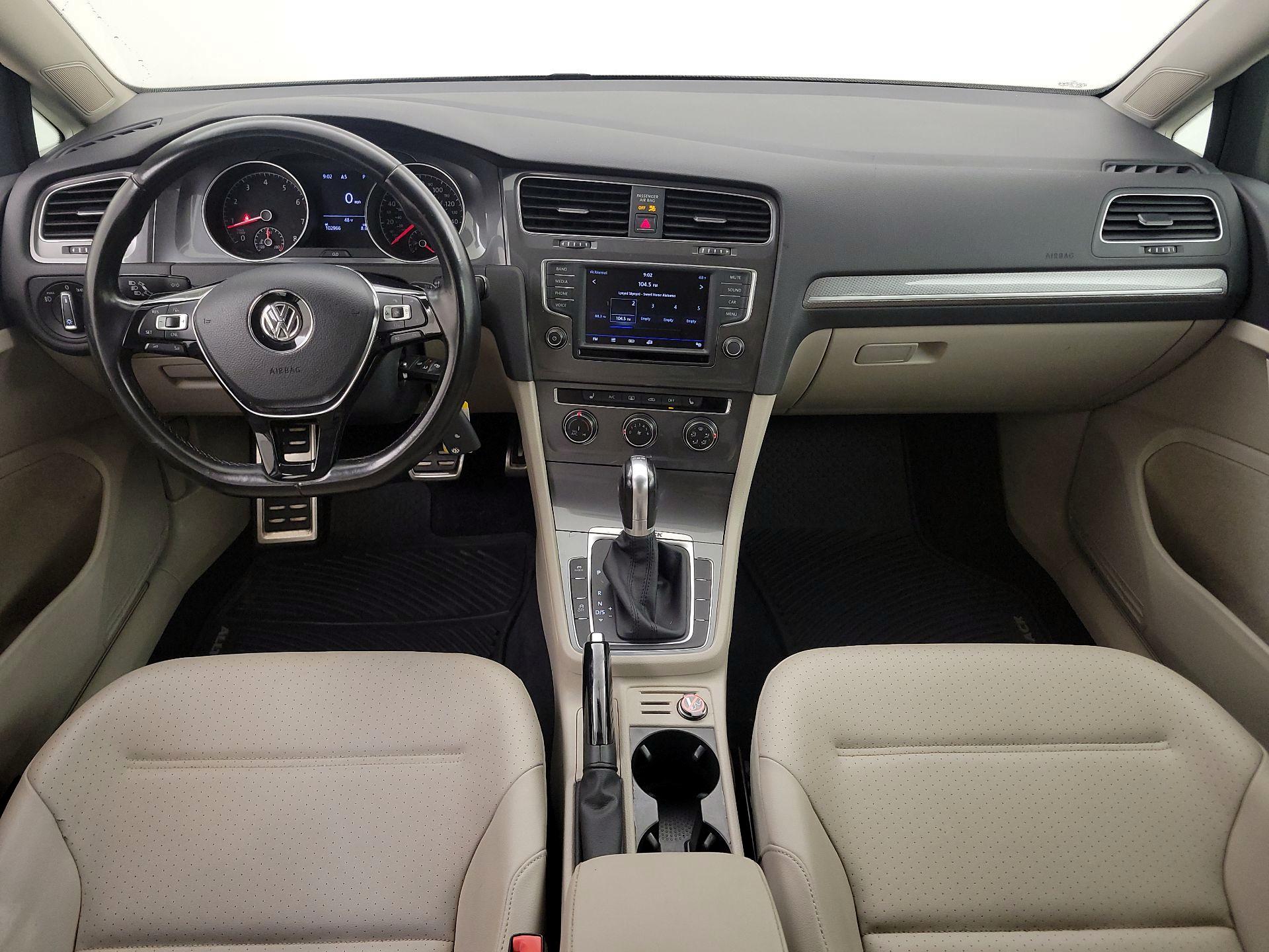 Thumbnail: 2017 Volkswagen Golf - 9