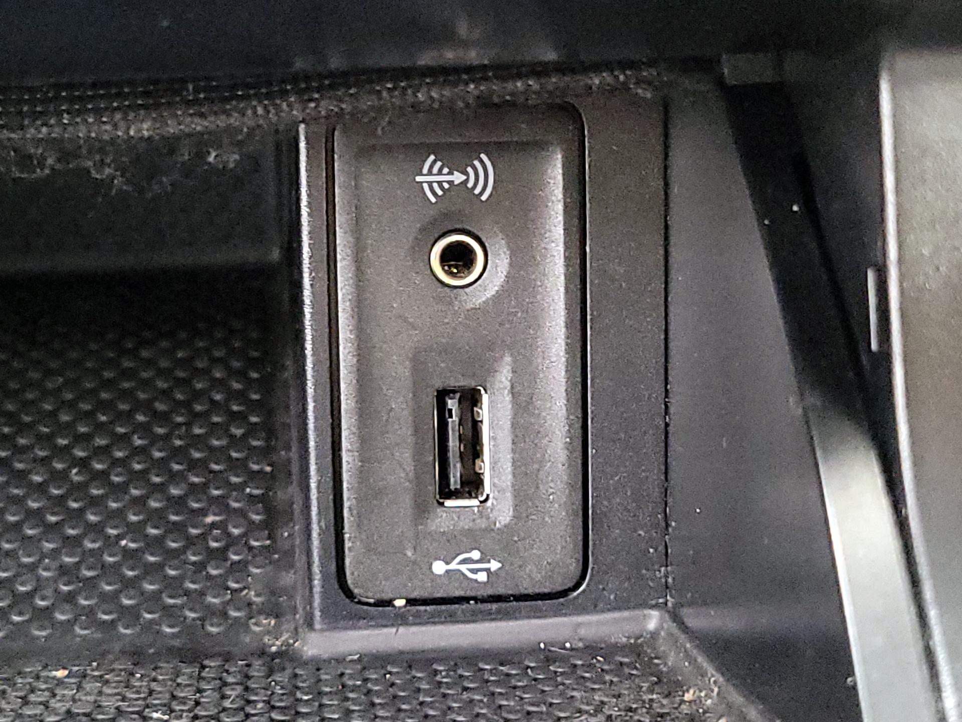 Thumbnail: 2017 Volkswagen Golf - 18