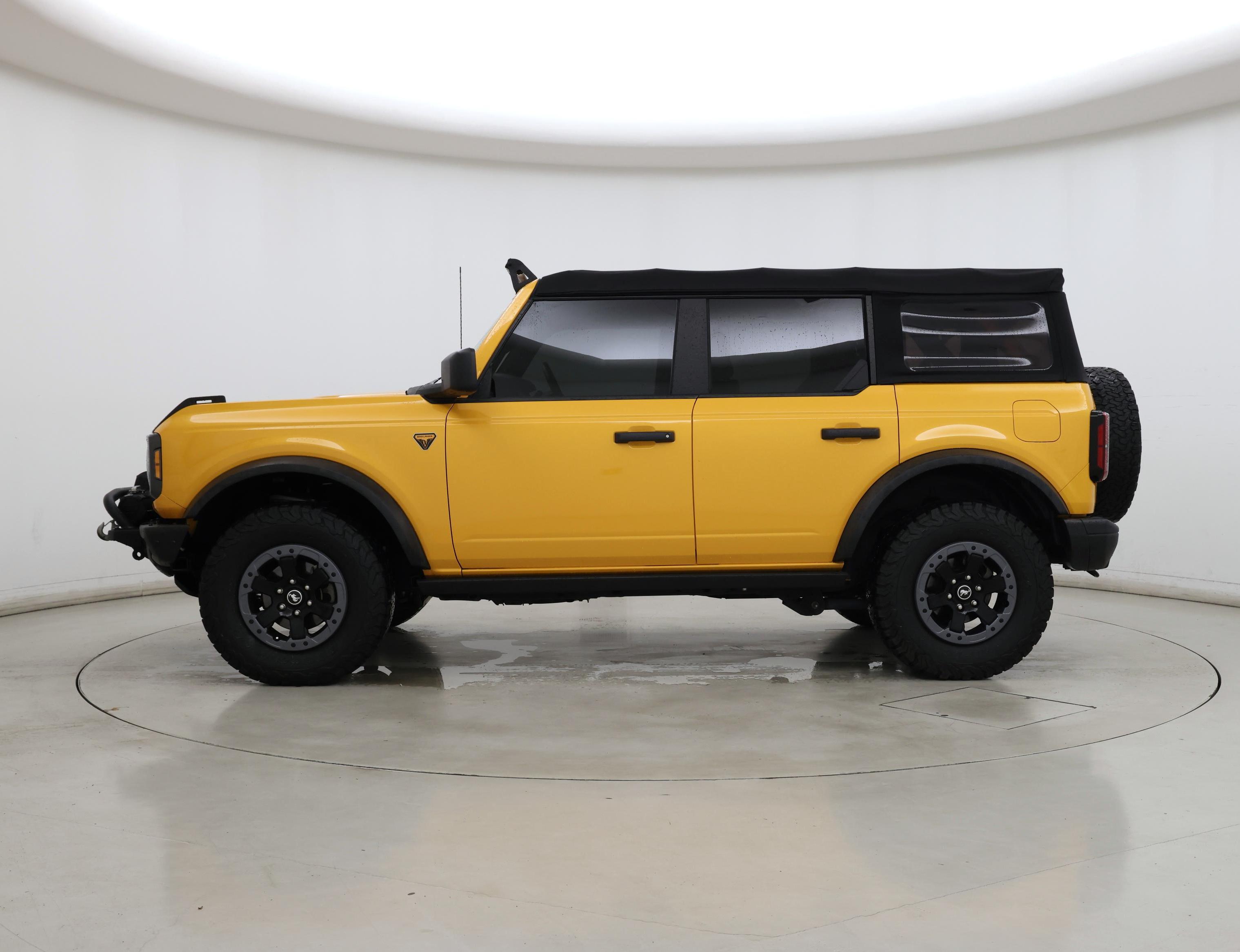 Thumbnail: 2021 Ford Bronco - 3