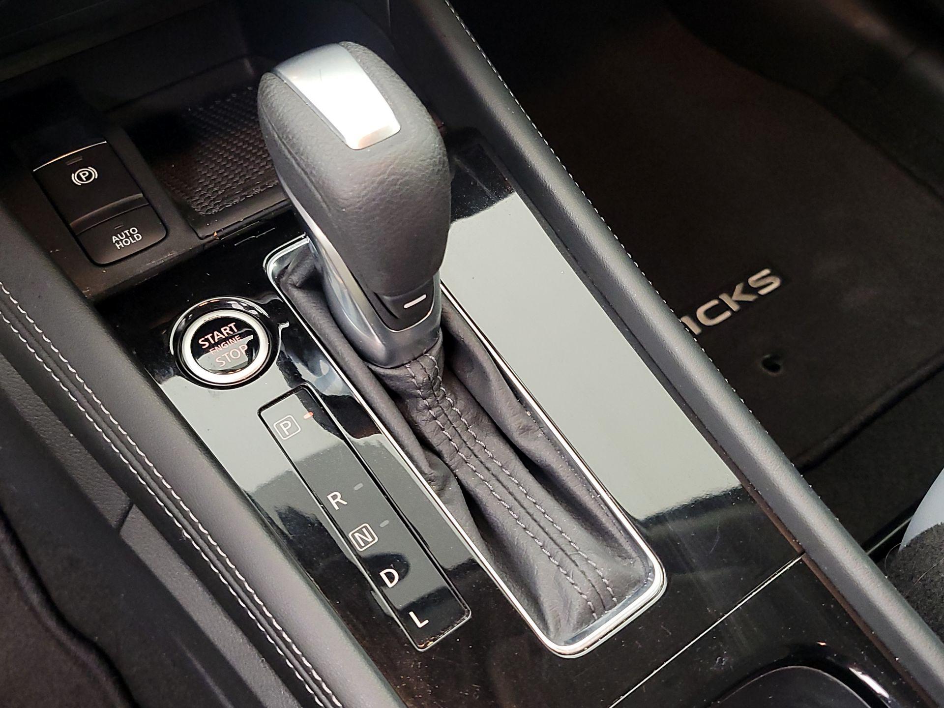 Thumbnail: 2023 Nissan Kicks - 17