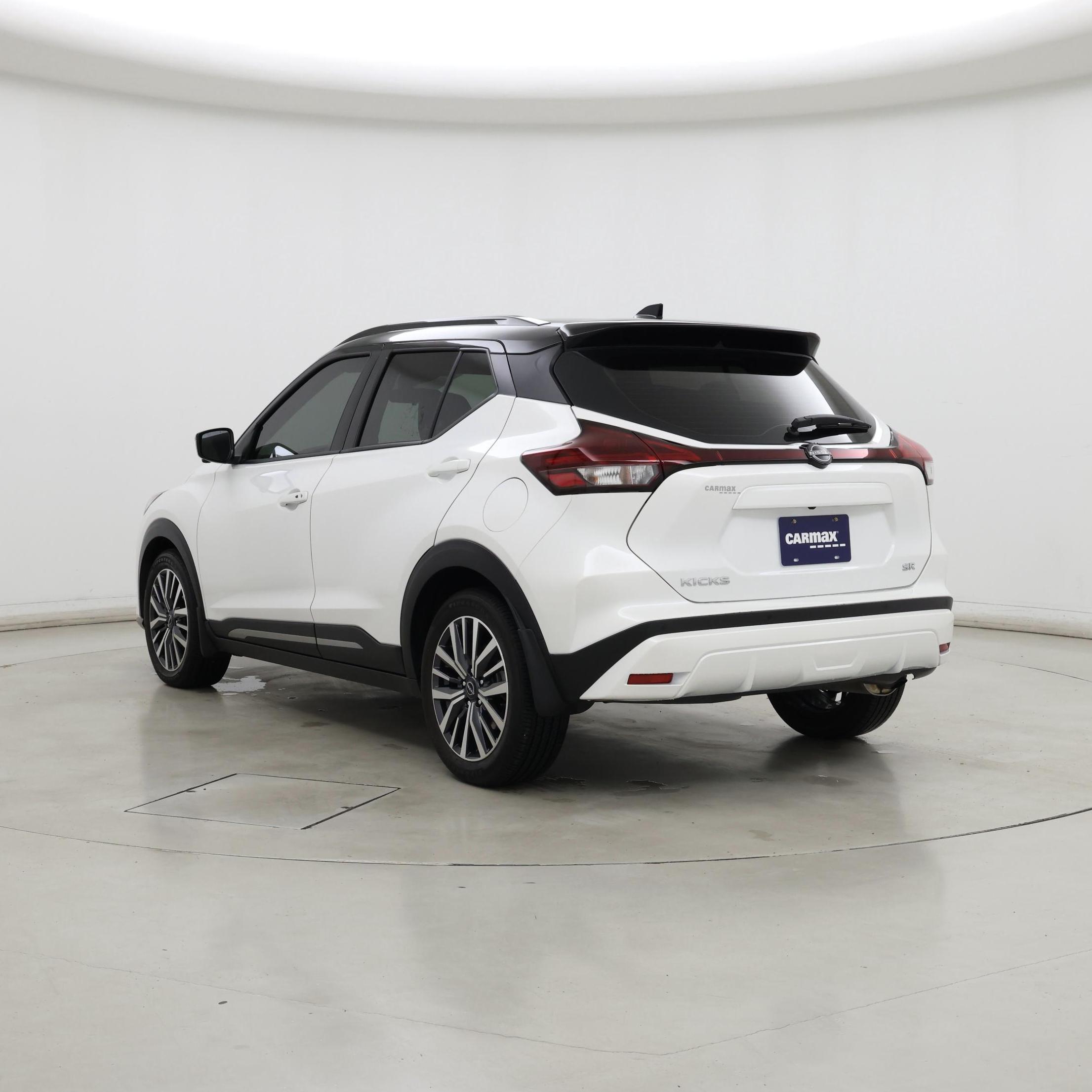 Thumbnail: 2023 Nissan Kicks - 2