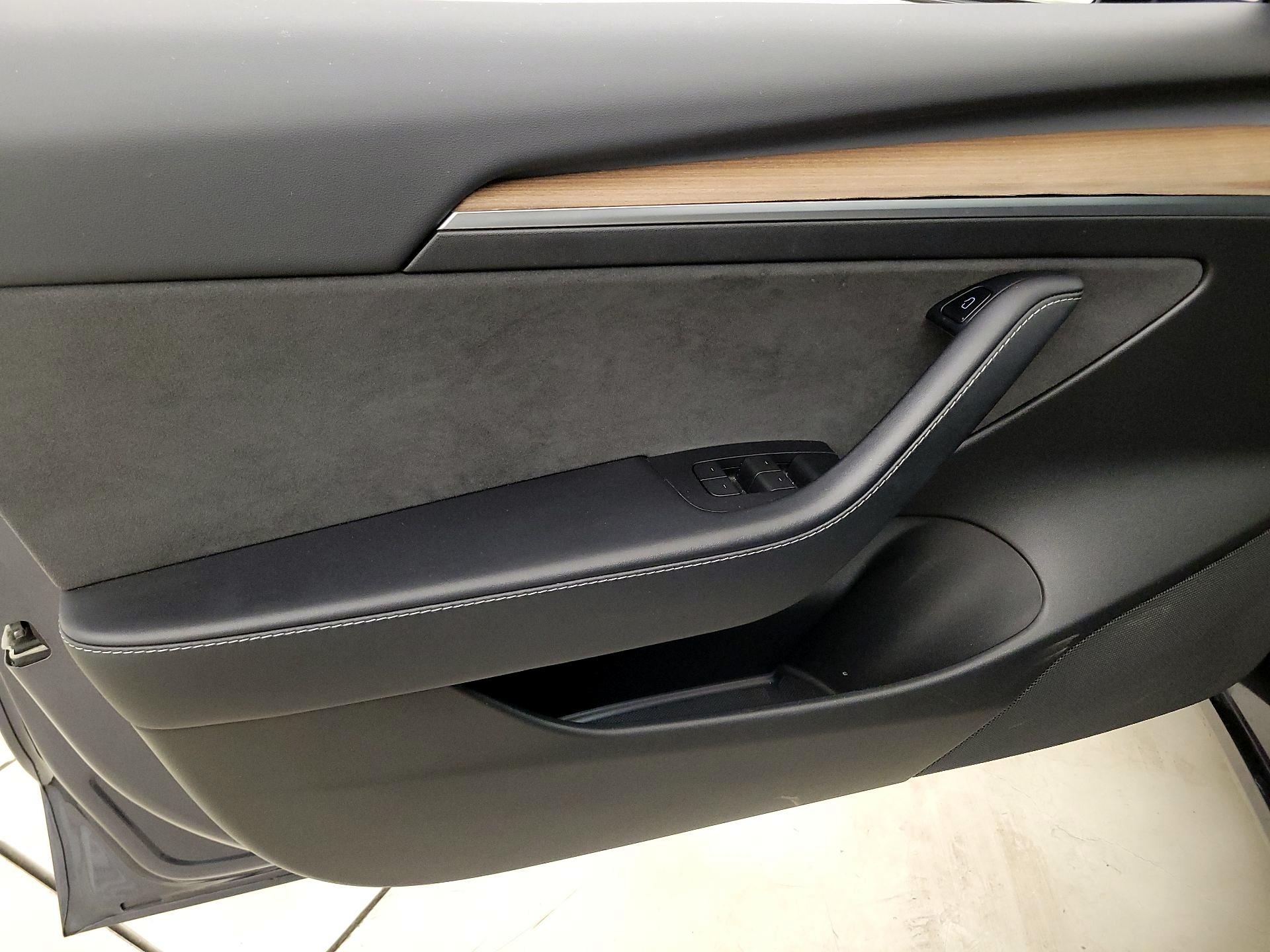 Thumbnail: 2022 Tesla Model 3 - 12