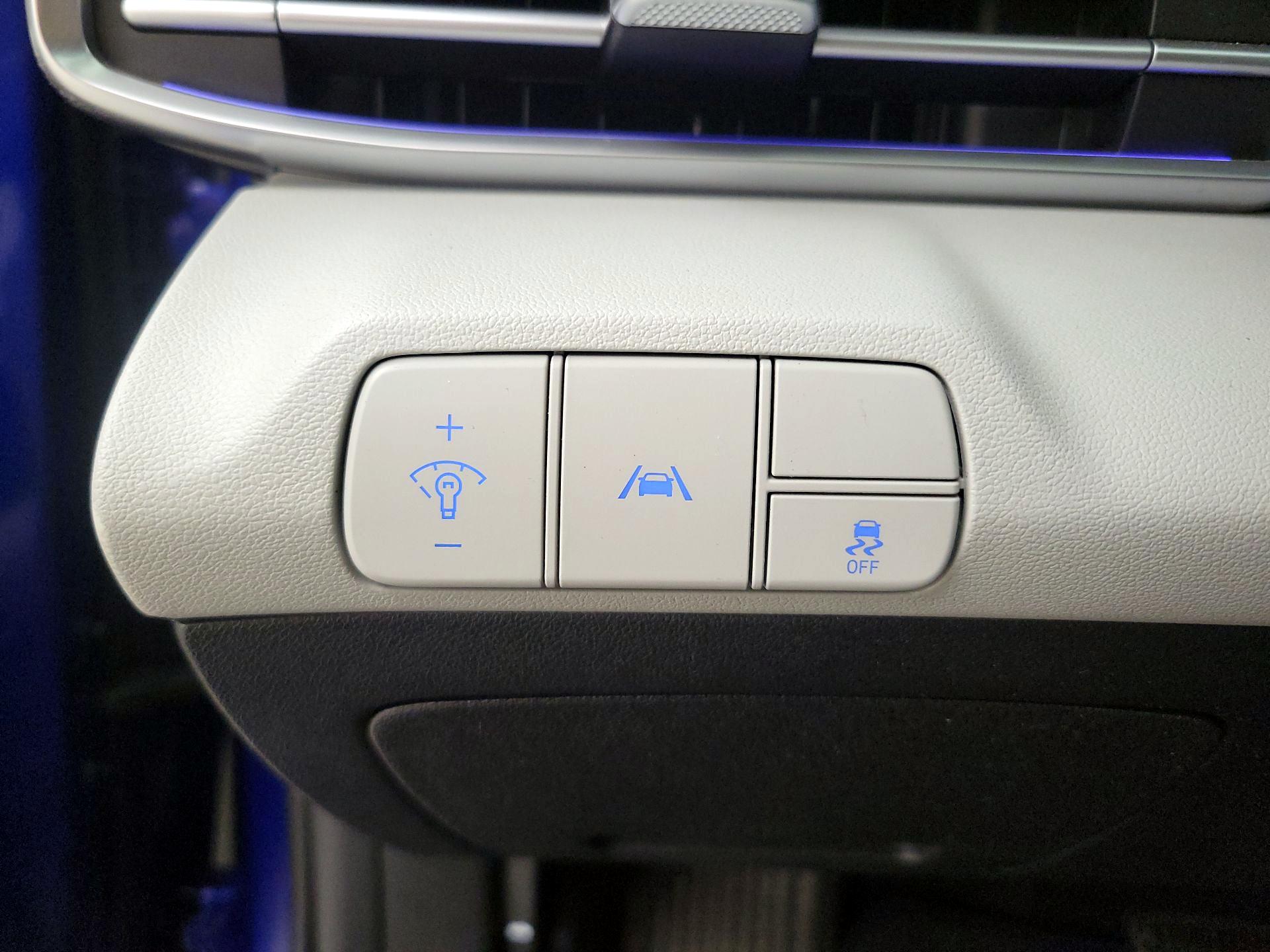 Thumbnail: 2023 Hyundai Elantra - 13