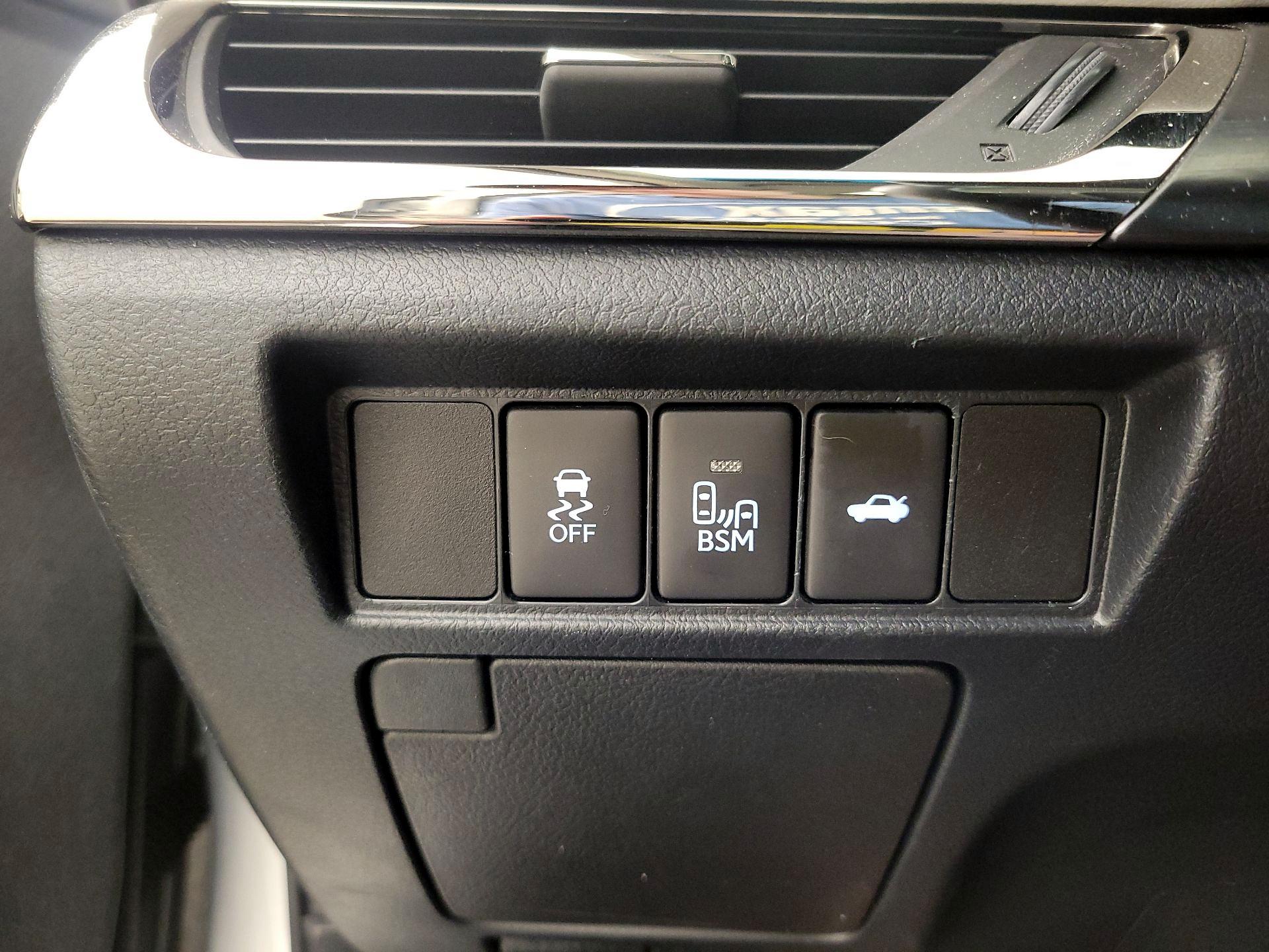 Thumbnail: 2016 Toyota Avalon - 13