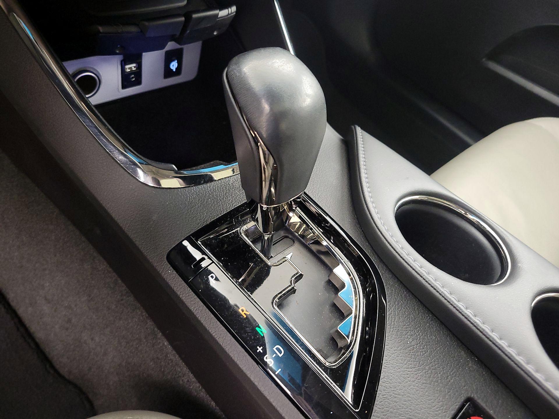 Thumbnail: 2016 Toyota Avalon - 18