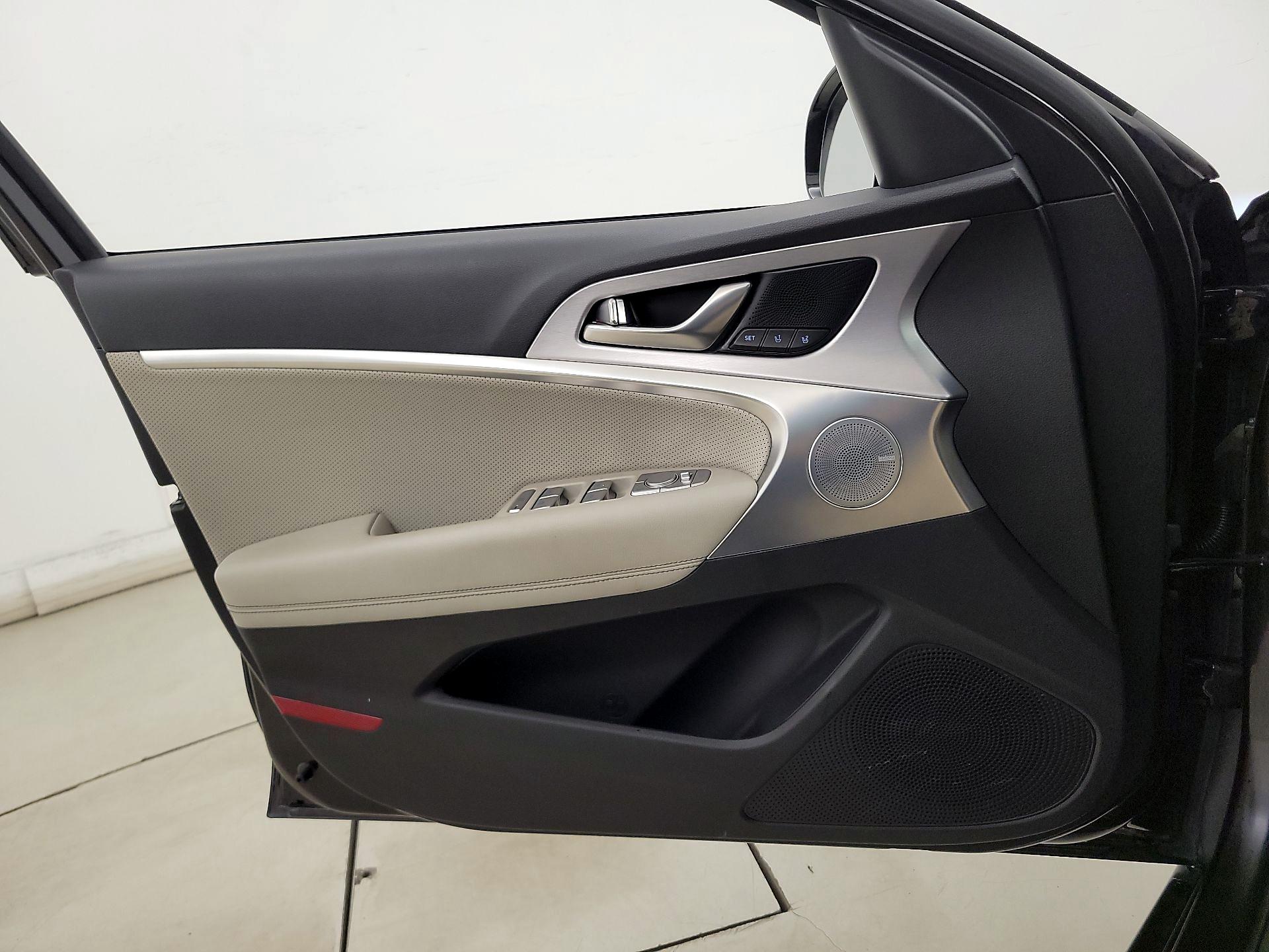 Thumbnail: 2019 Genesis G70 - 12