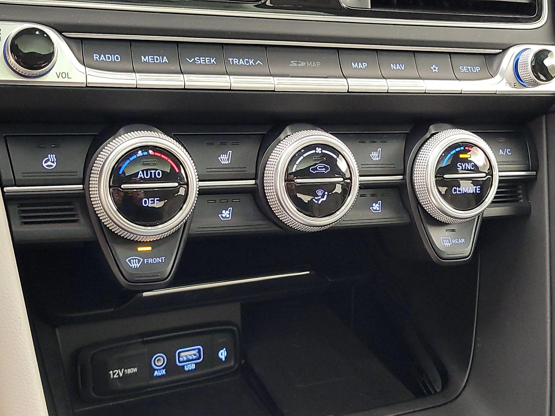 Thumbnail: 2019 Genesis G70 - 17