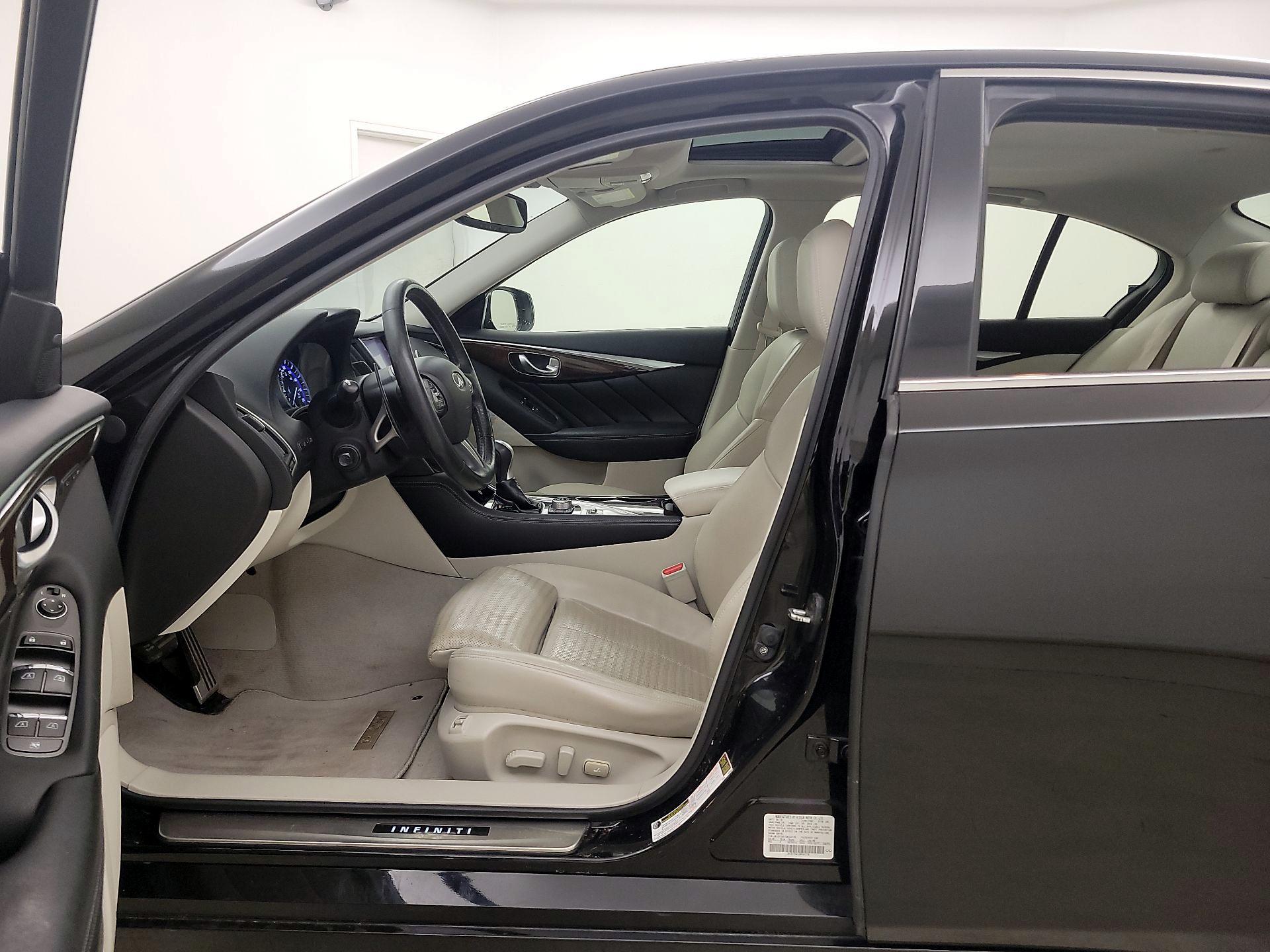 Thumbnail: 2016 INFINITI Q50 - 11