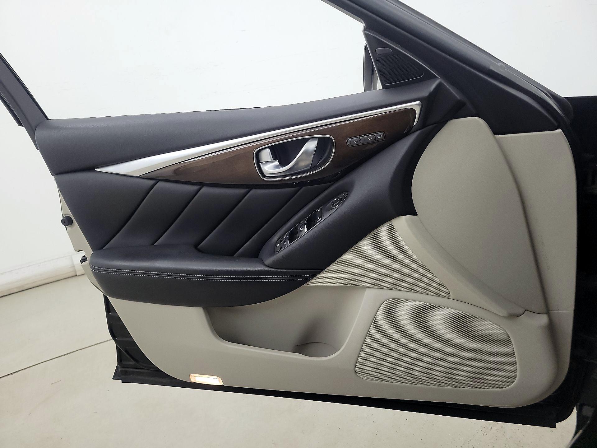 Thumbnail: 2016 INFINITI Q50 - 12