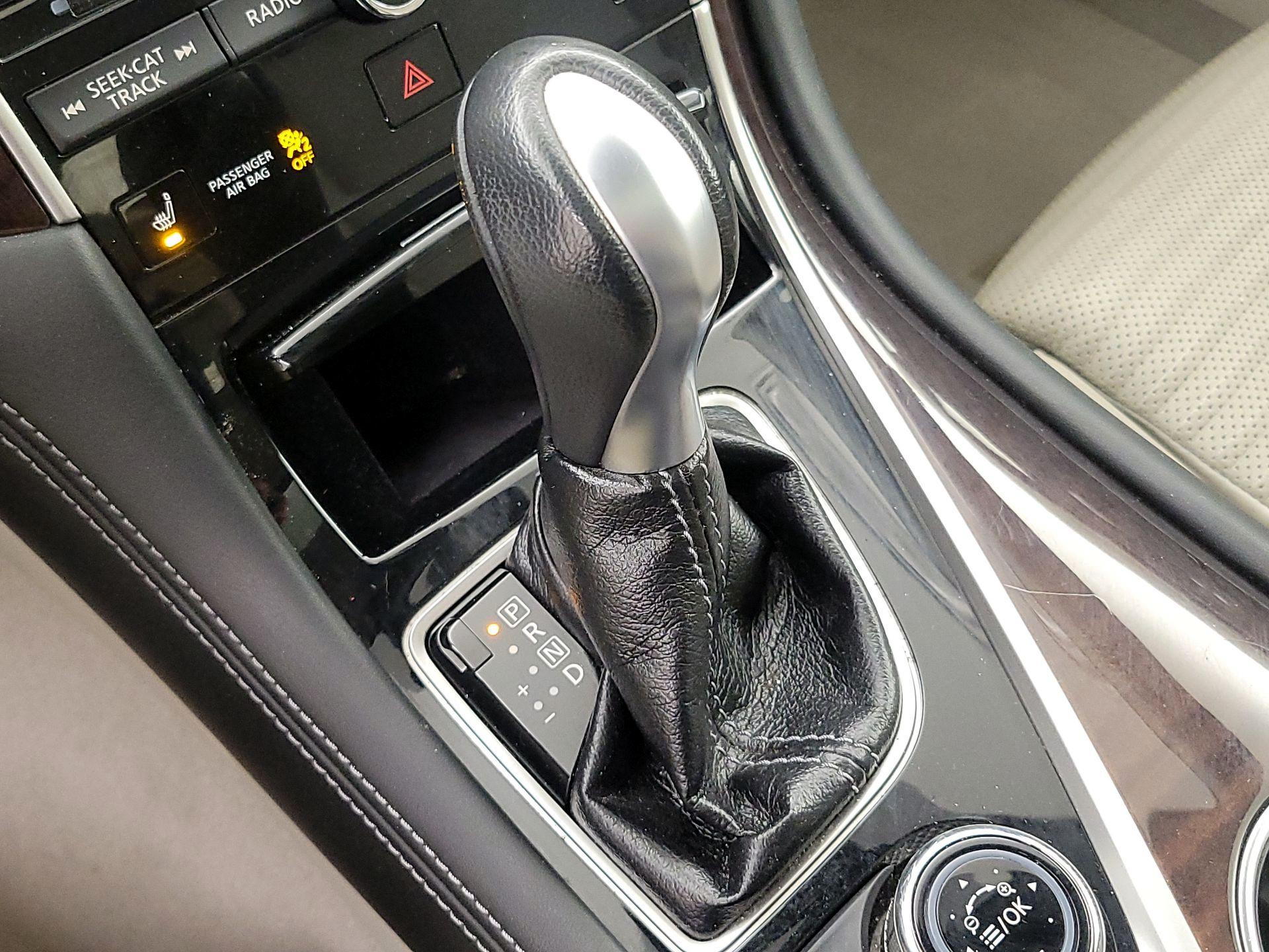 Thumbnail: 2016 INFINITI Q50 - 17