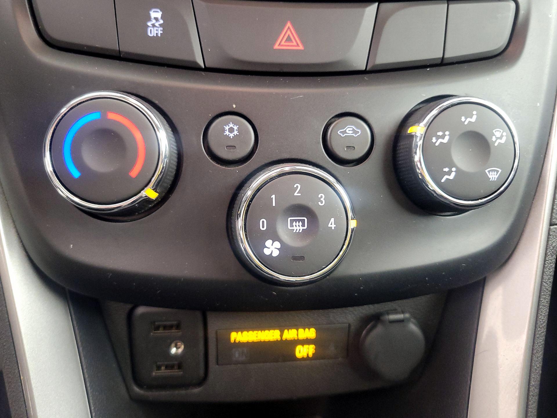 Thumbnail: 2020 Chevrolet Trax - 16